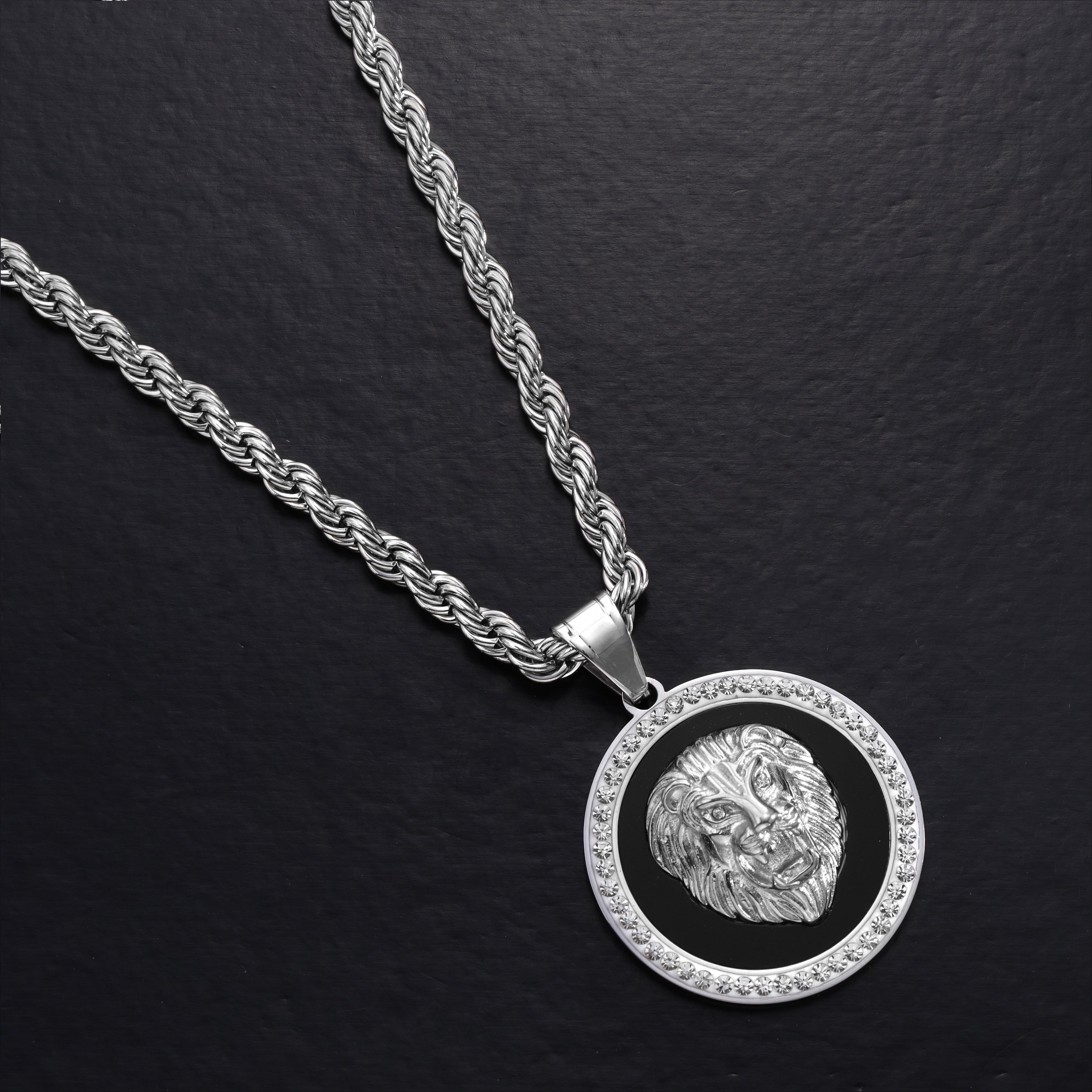 Iced Out Stil Löwe Anhänger aus Edelstahl - Taipan Schmuck