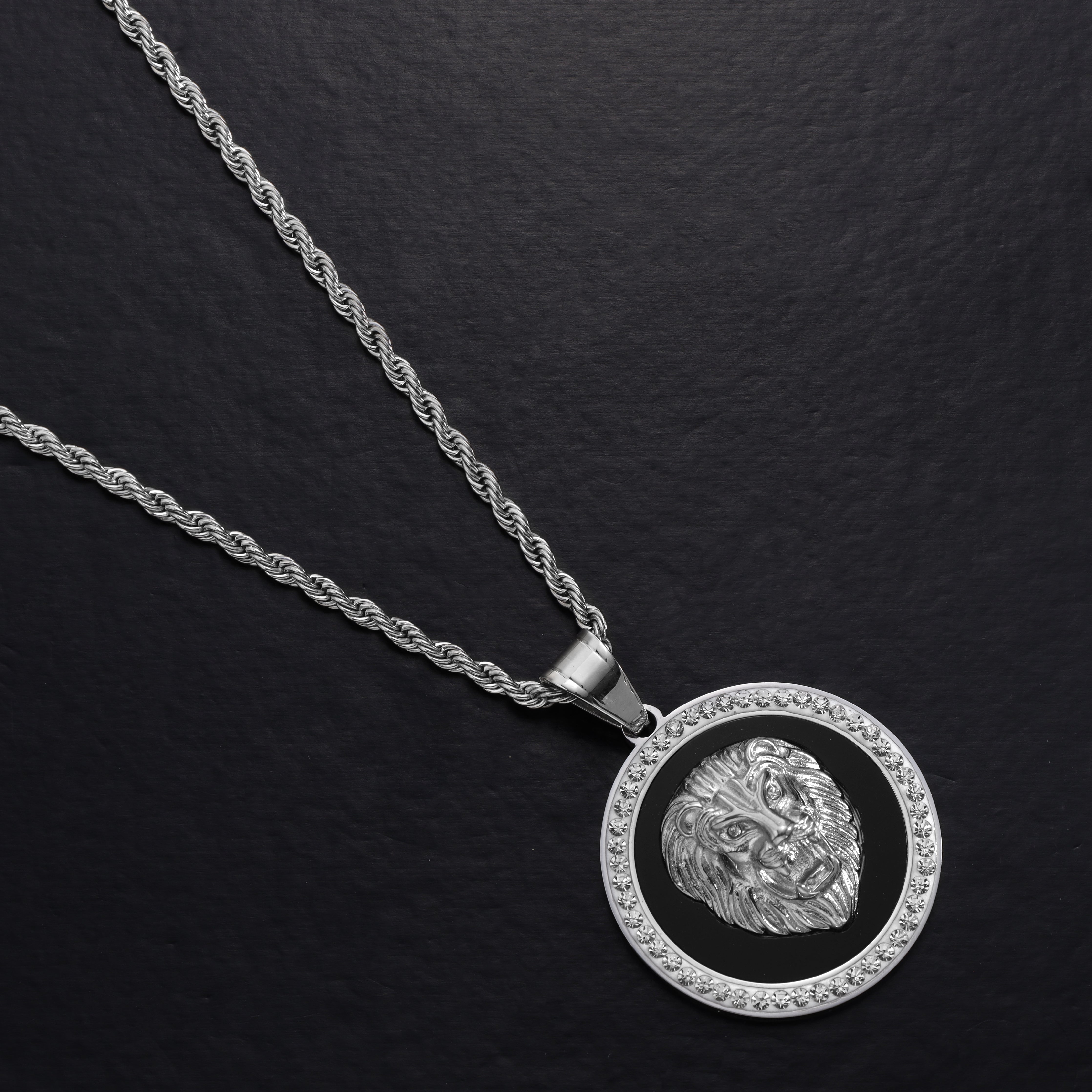 Iced Out Stil Löwe Anhänger aus Edelstahl - Taipan Schmuck