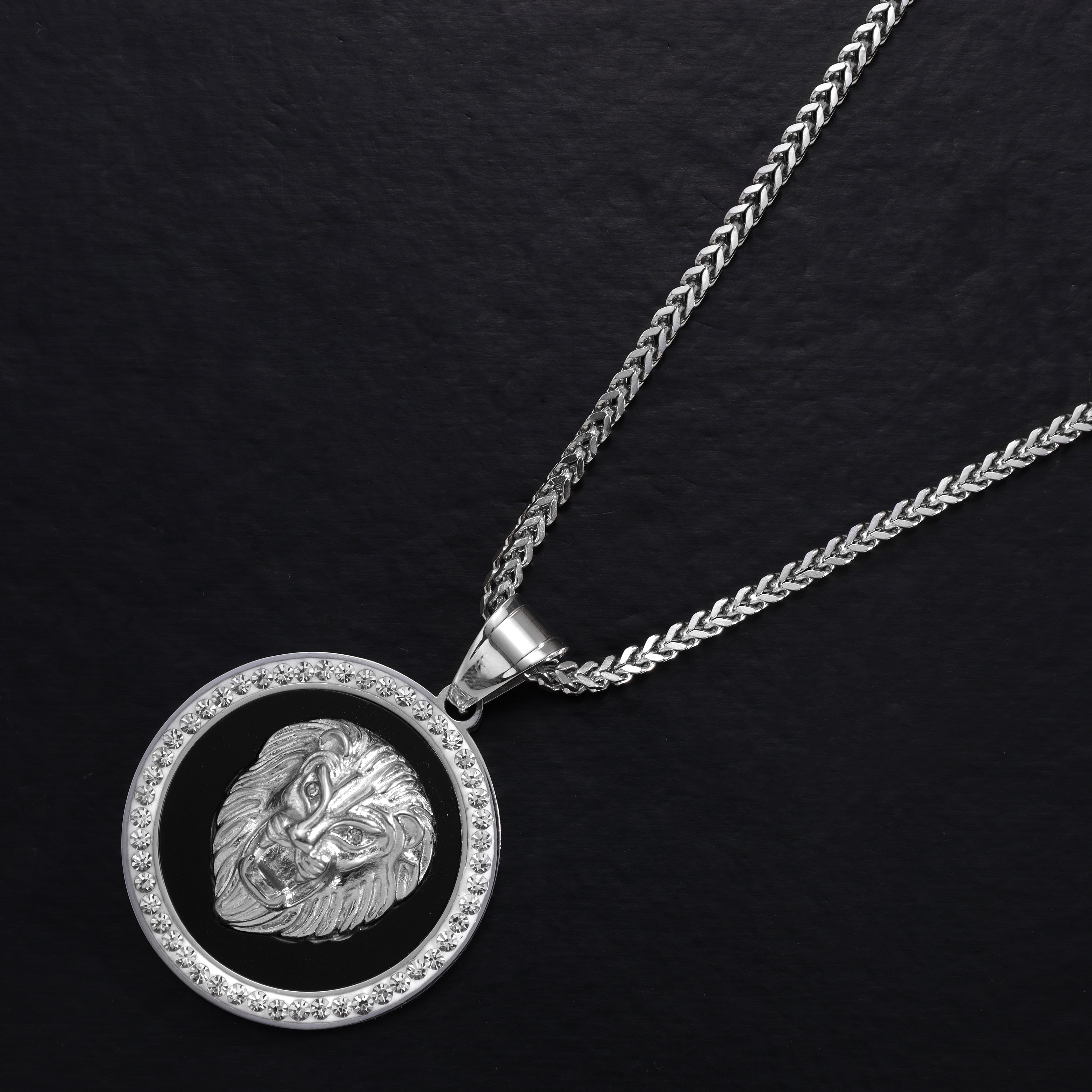 Iced Out Stil Löwe Anhänger aus Edelstahl - Taipan Schmuck