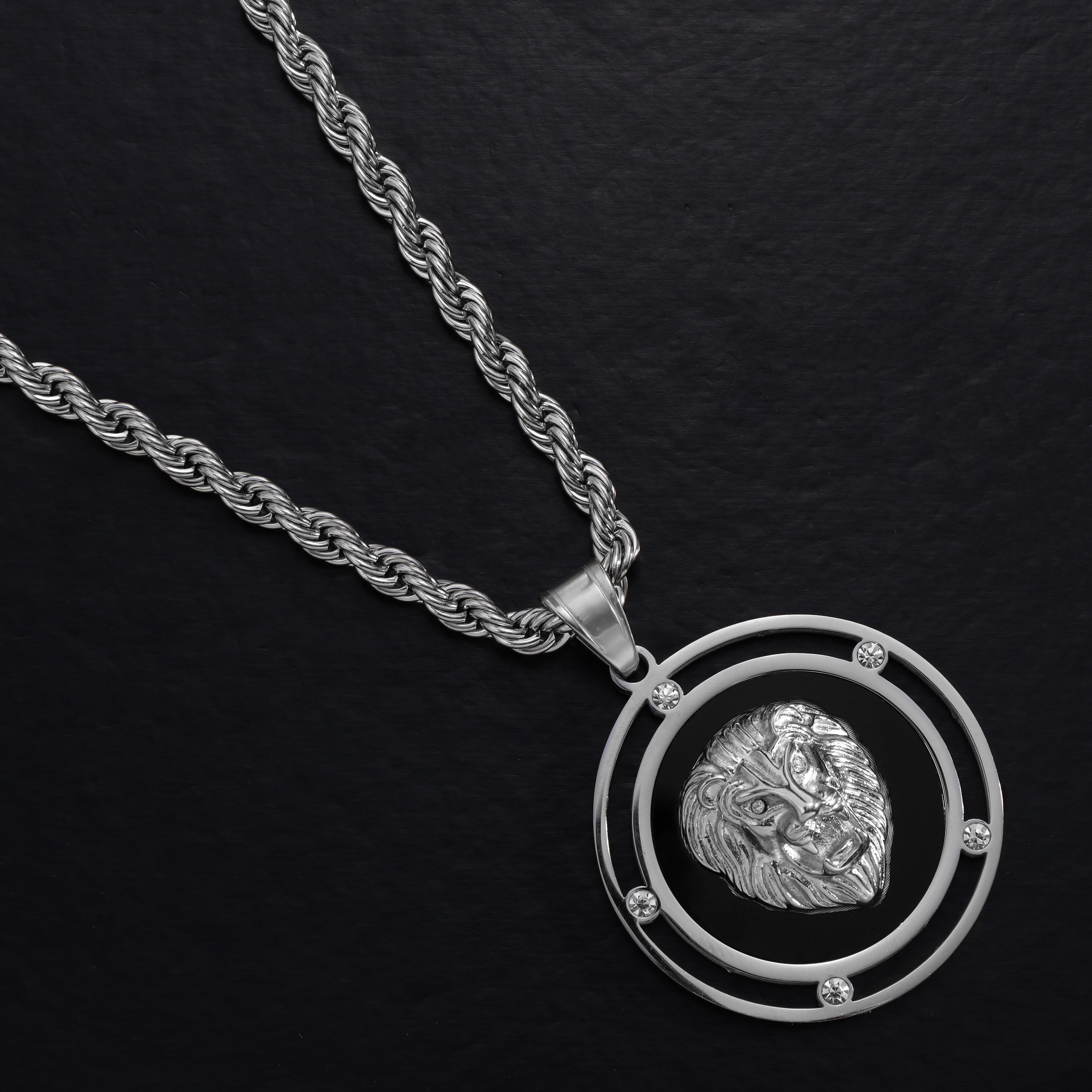 Iced Out Stil Löwe Anhänger aus Edelstahl - Taipan Schmuck
