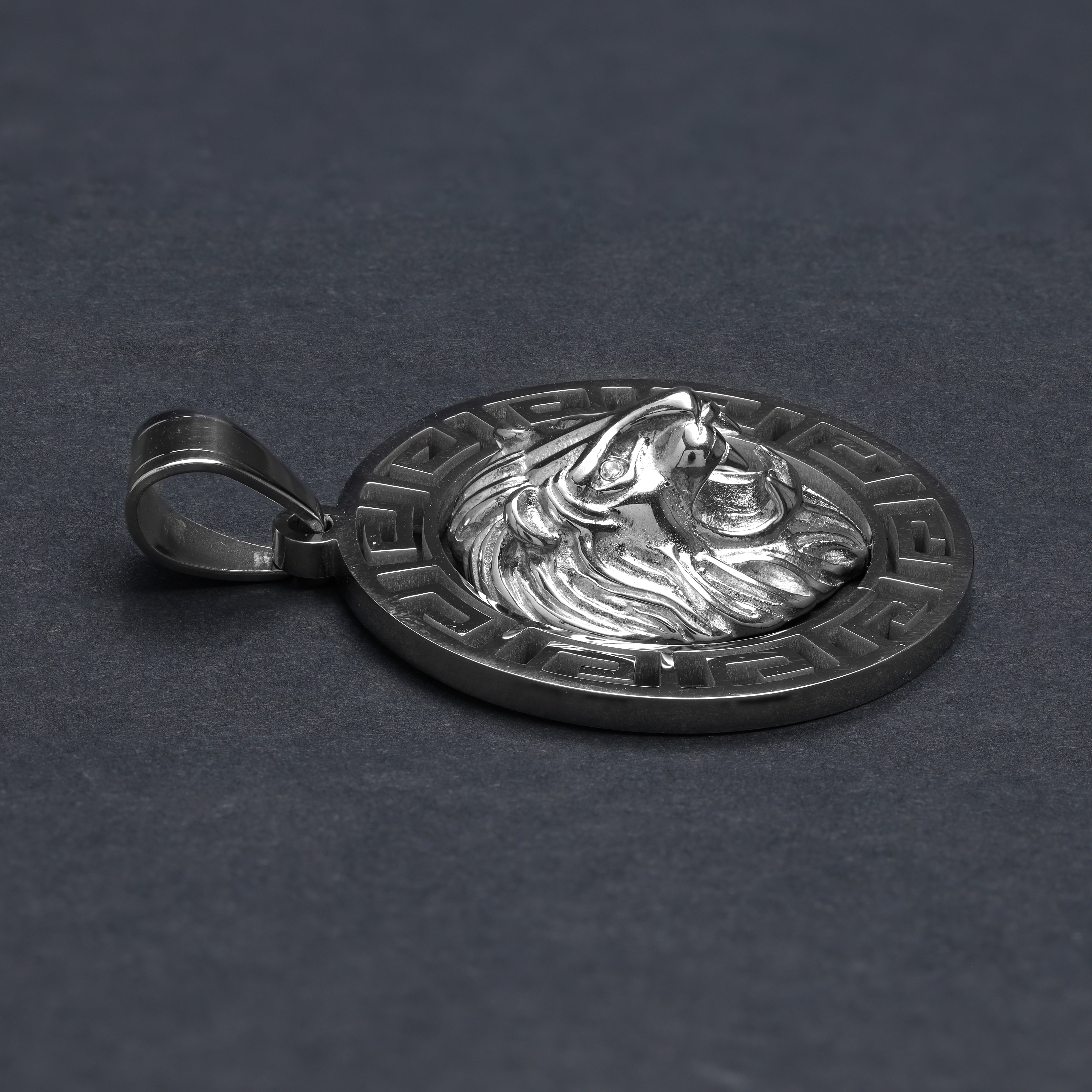 Löwe mit Greek Design Anhänger aus Edelstahl - Taipan Schmuck