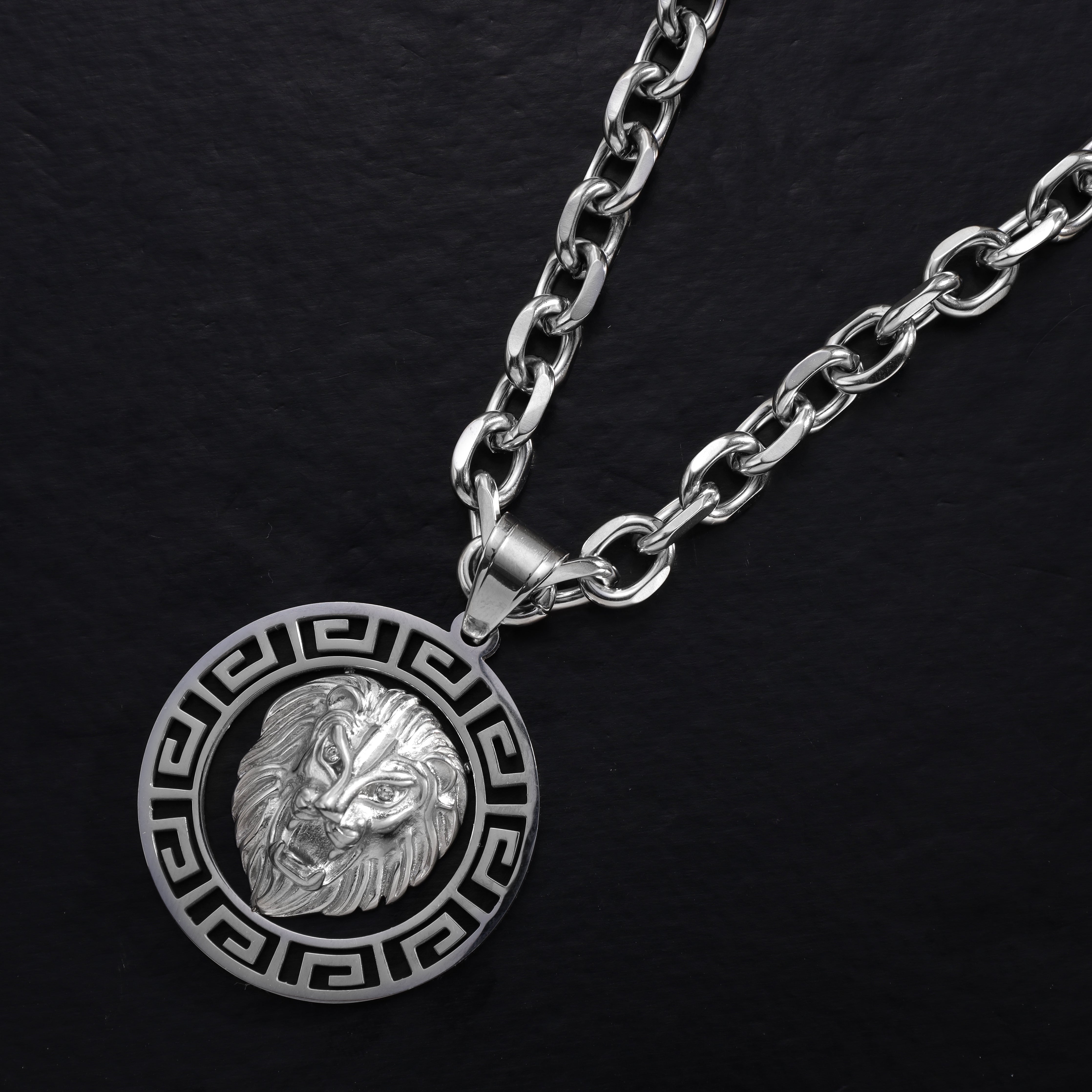Löwe mit Greek Design Anhänger aus Edelstahl - Taipan Schmuck