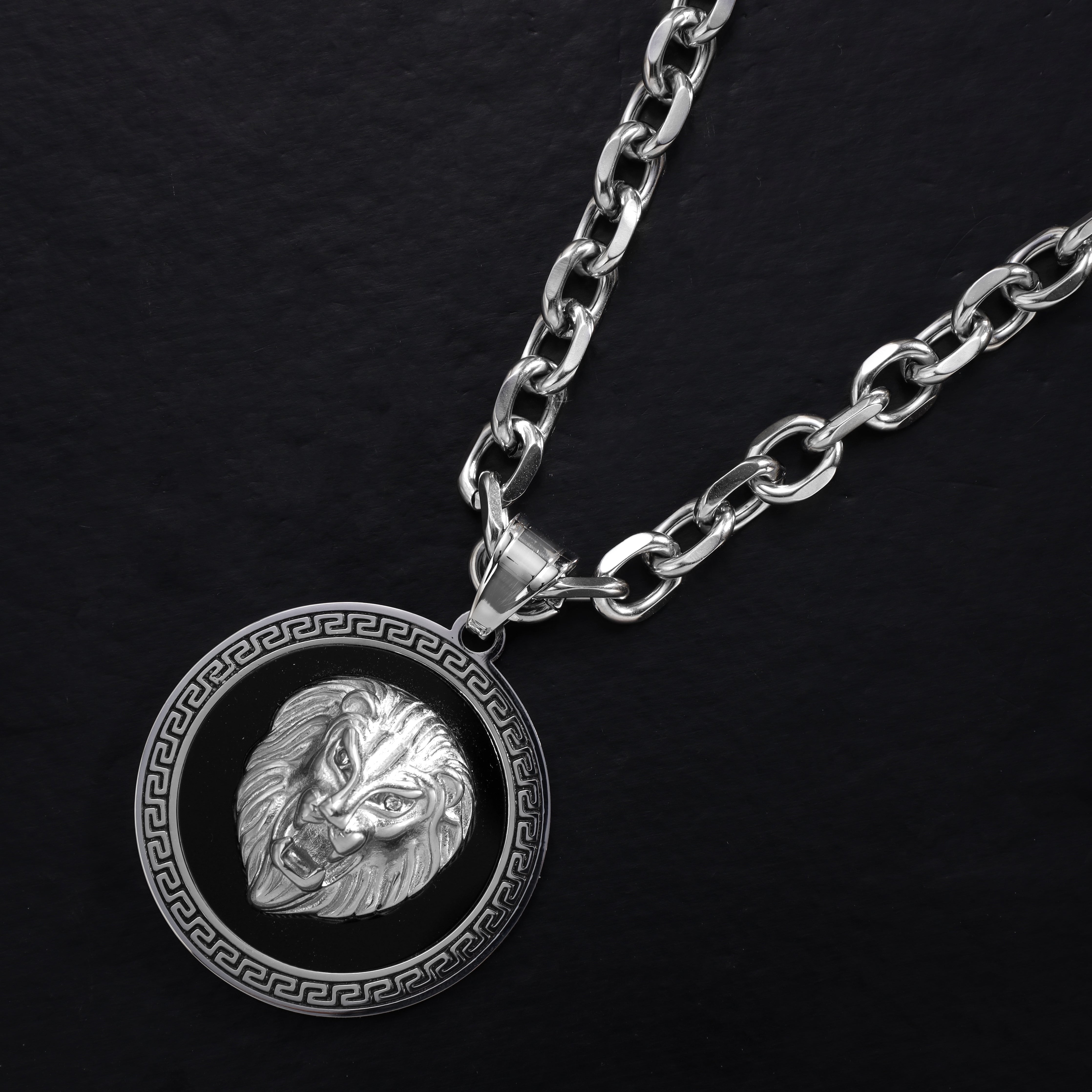 Löwe mit Greek Design Anhänger aus Edelstahl - Taipan Schmuck