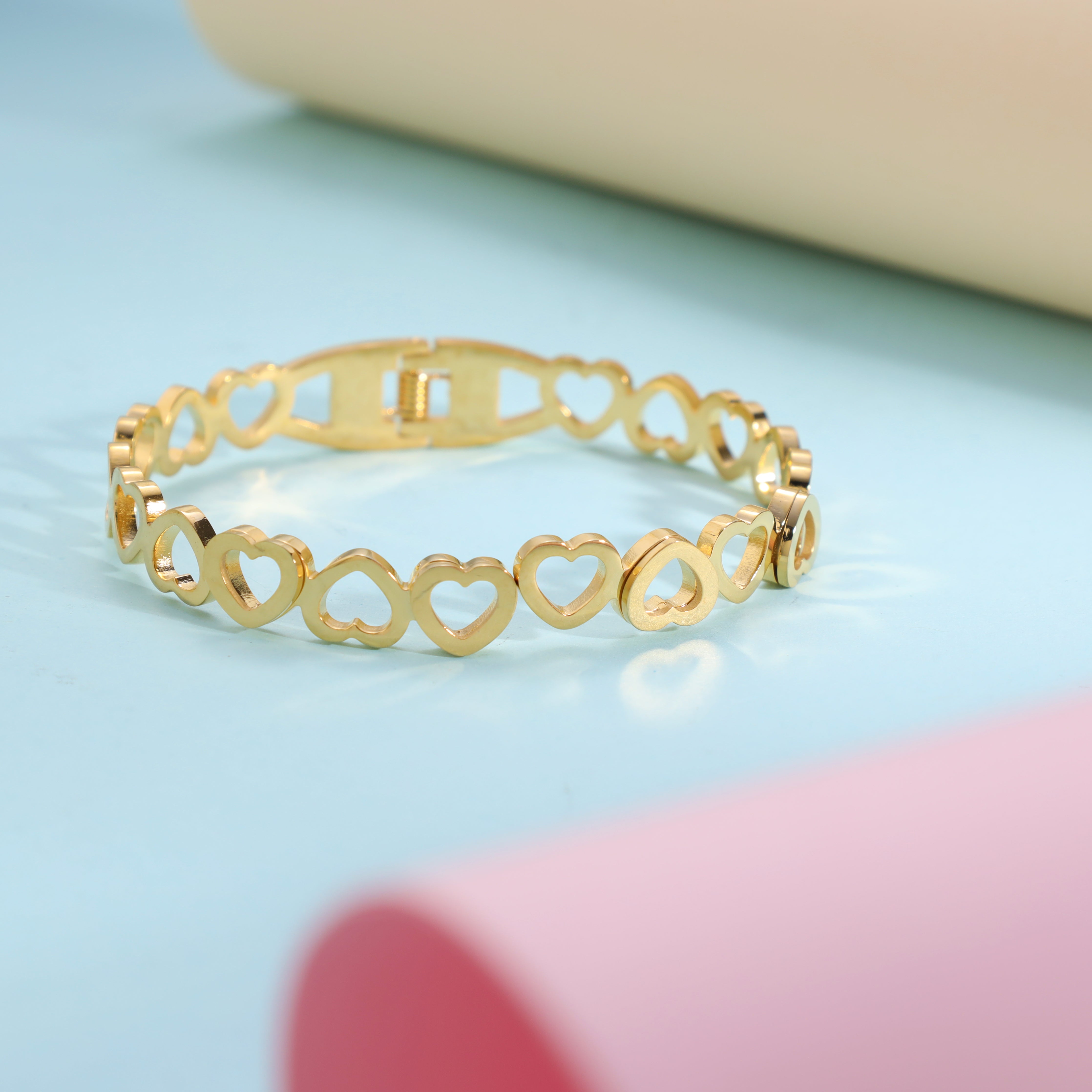 8mm Damen Armreifen Hertz Armband aus Edelstahl 18K Vergoldet