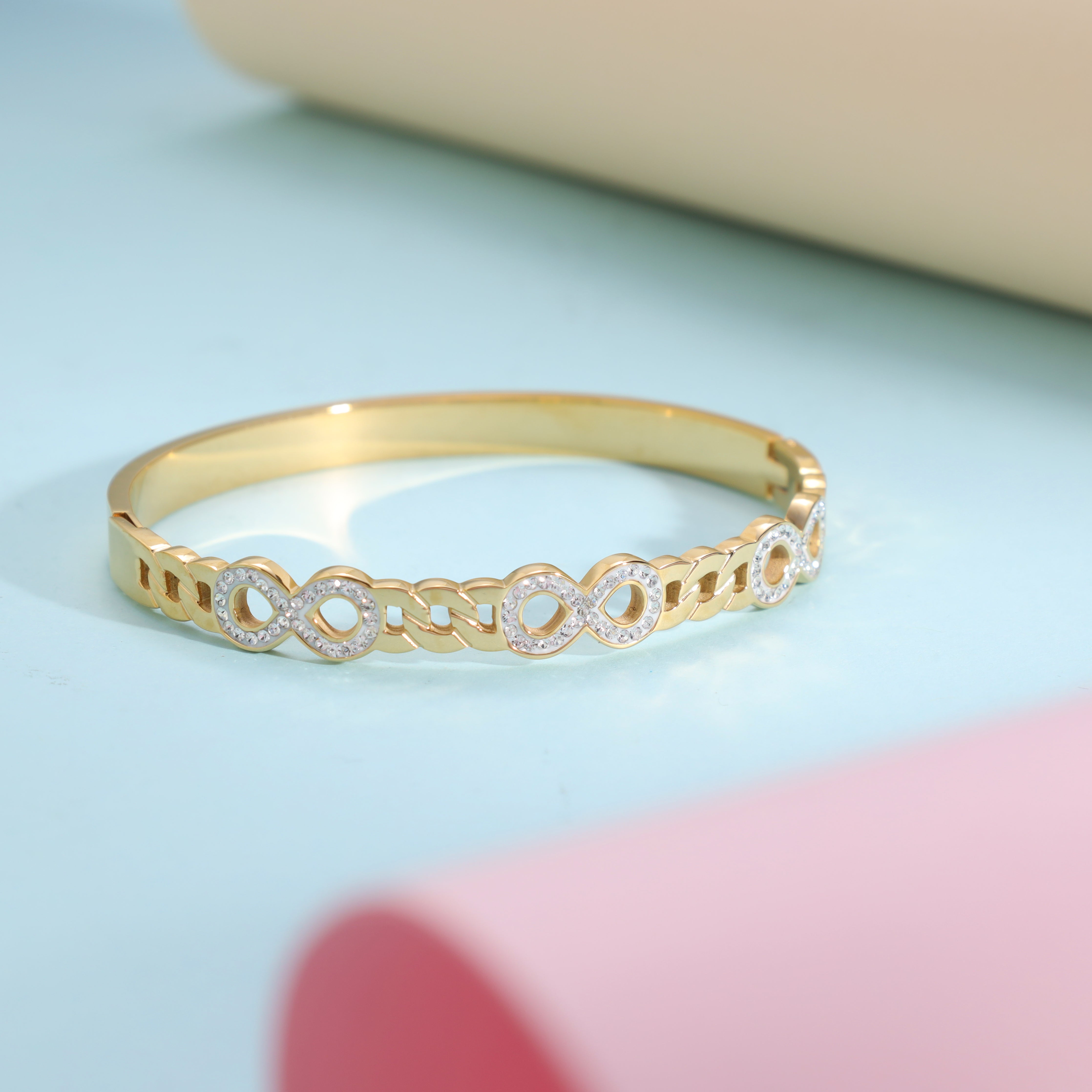 7mm Women's Bracelet Curb Chain Infinity Made of Stainless Steel 18K Gold Plated