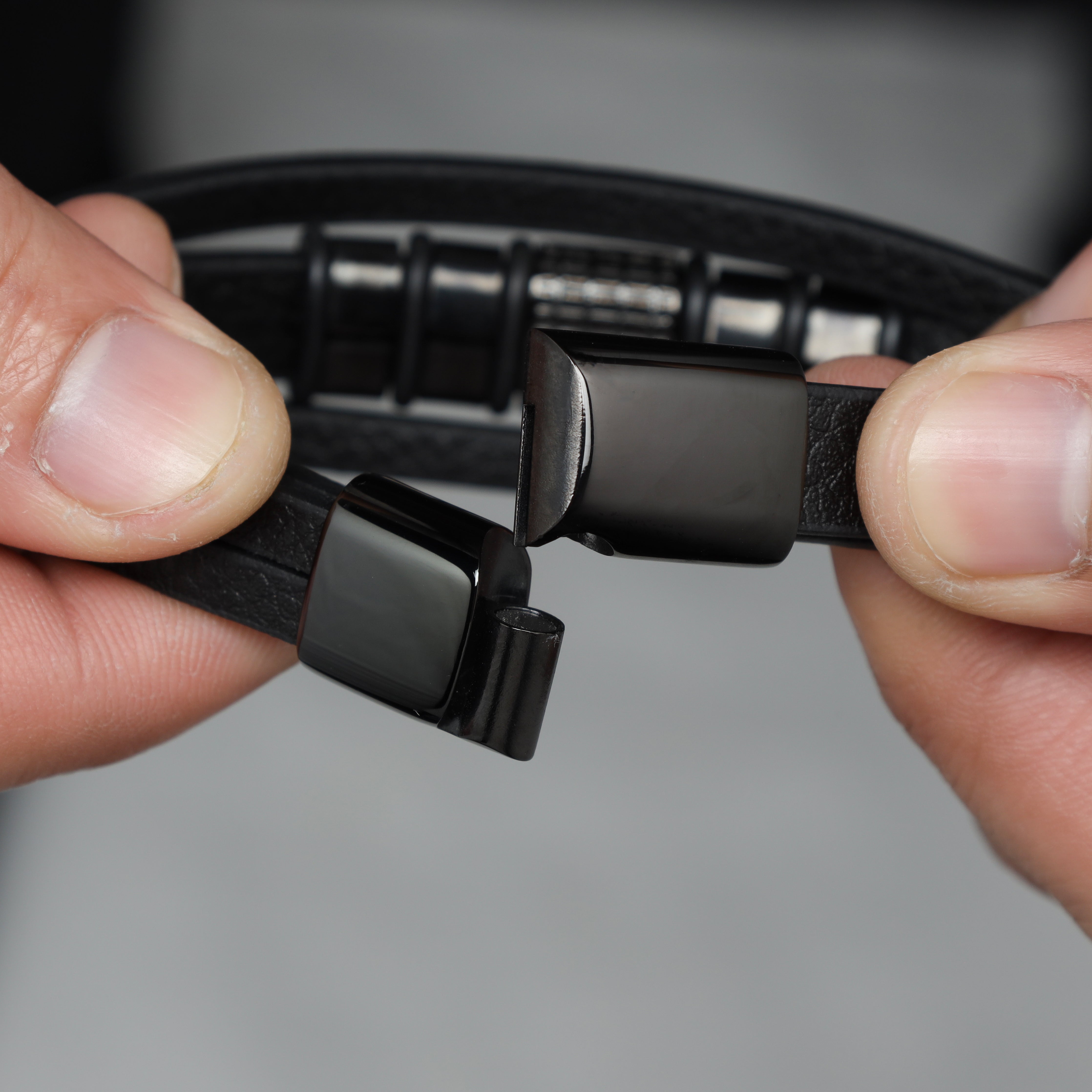 Lederarmband mit Motiv / Verschluss aus Edelstahl - Taipan Schmuck