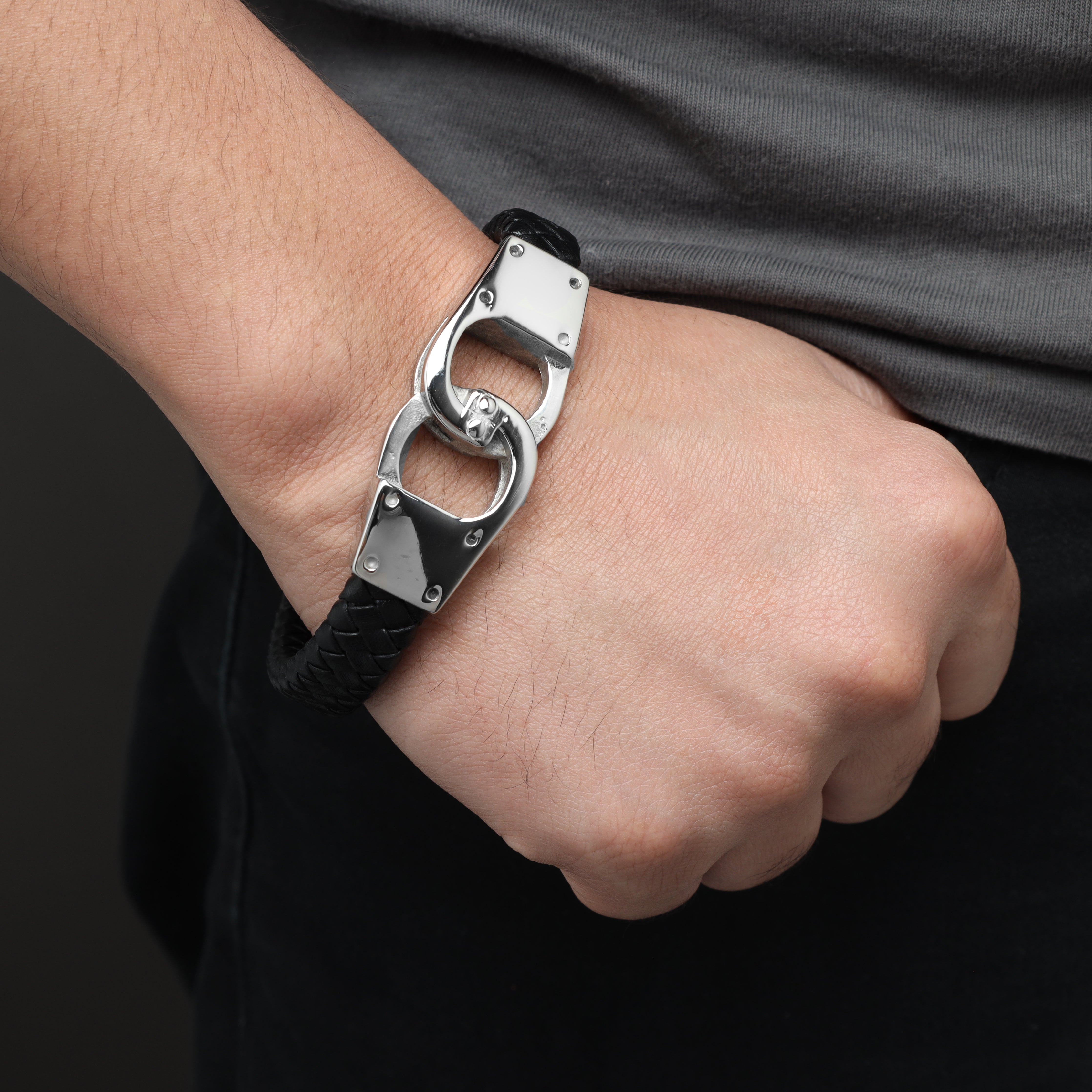 Lederarmband mit Handschellen / Verschluss aus Edelstahl