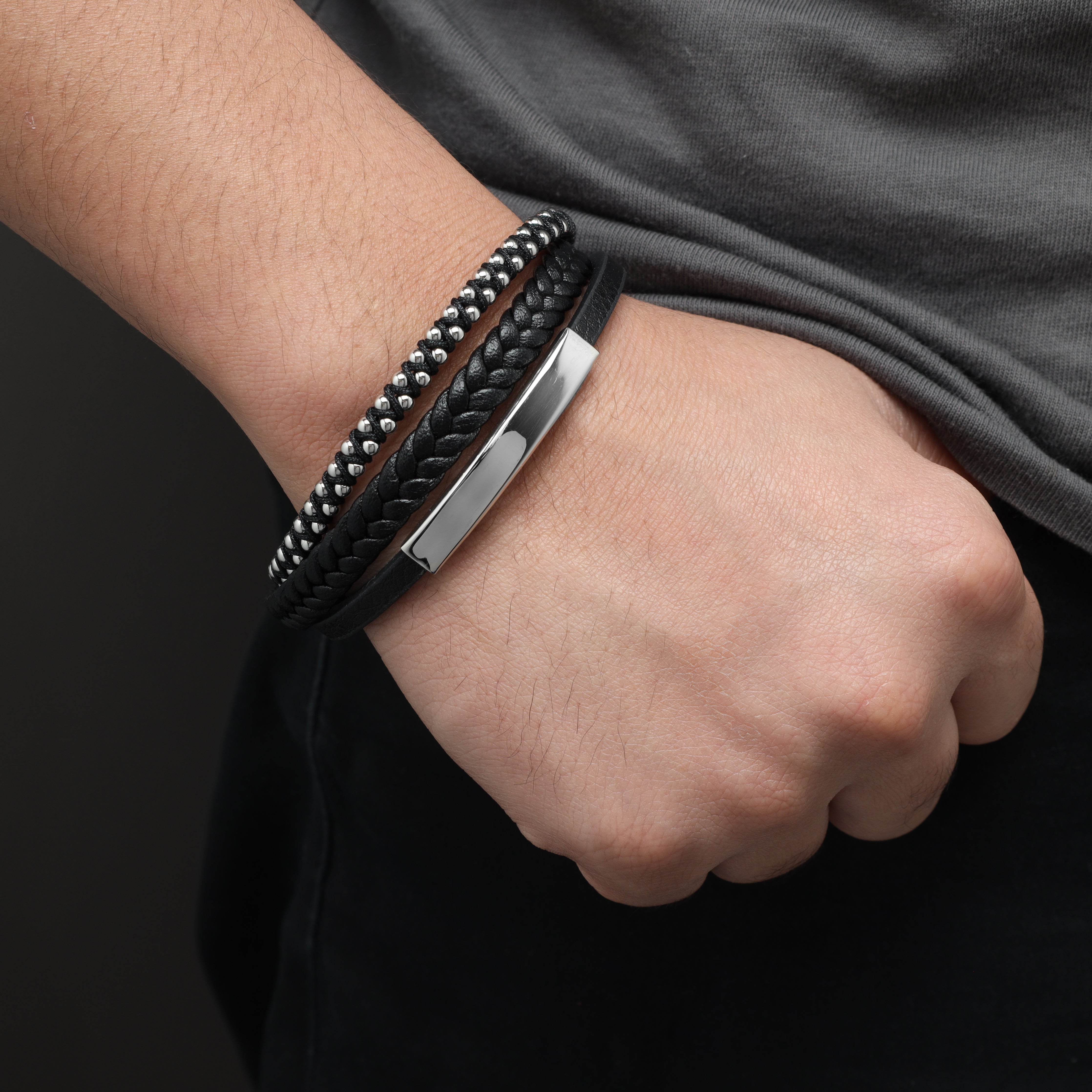 Lederarmband mit Perlen Motiv / Verschluss aus Edelstahl