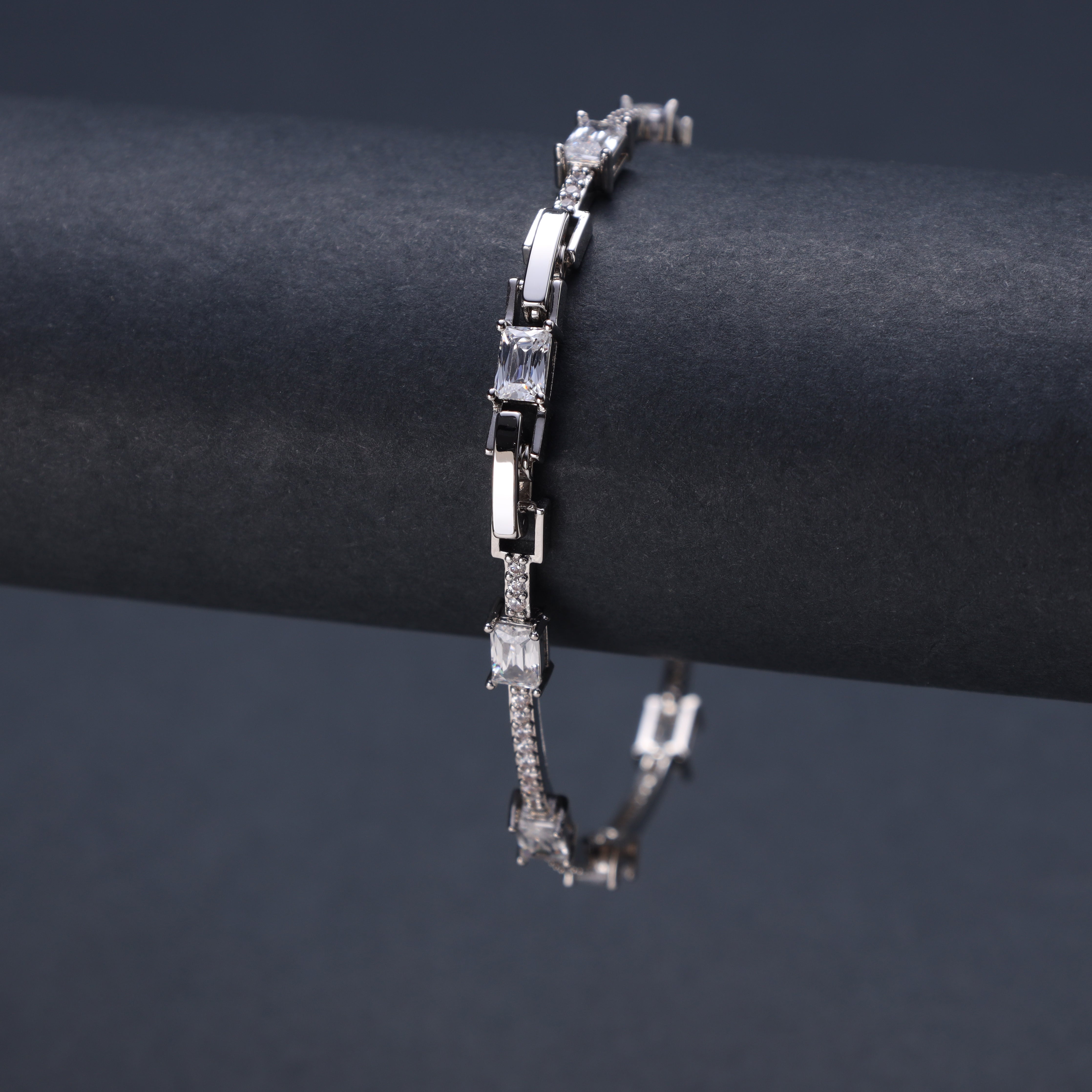 Women's Tennis Chain Bracelet made of Brass square