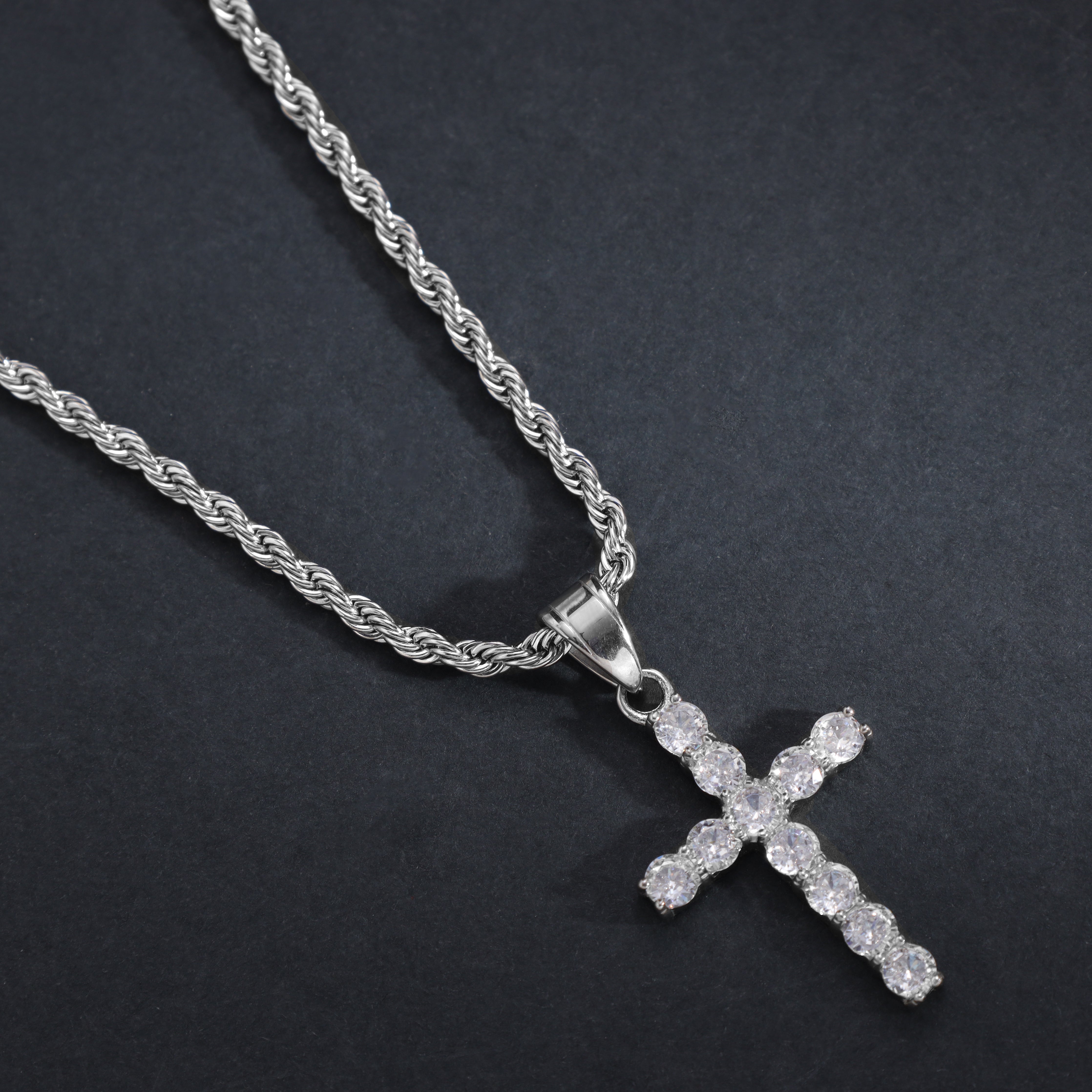 Iced out stil Kreuz Anhänger aus Edelstahl - Taipan Schmuck