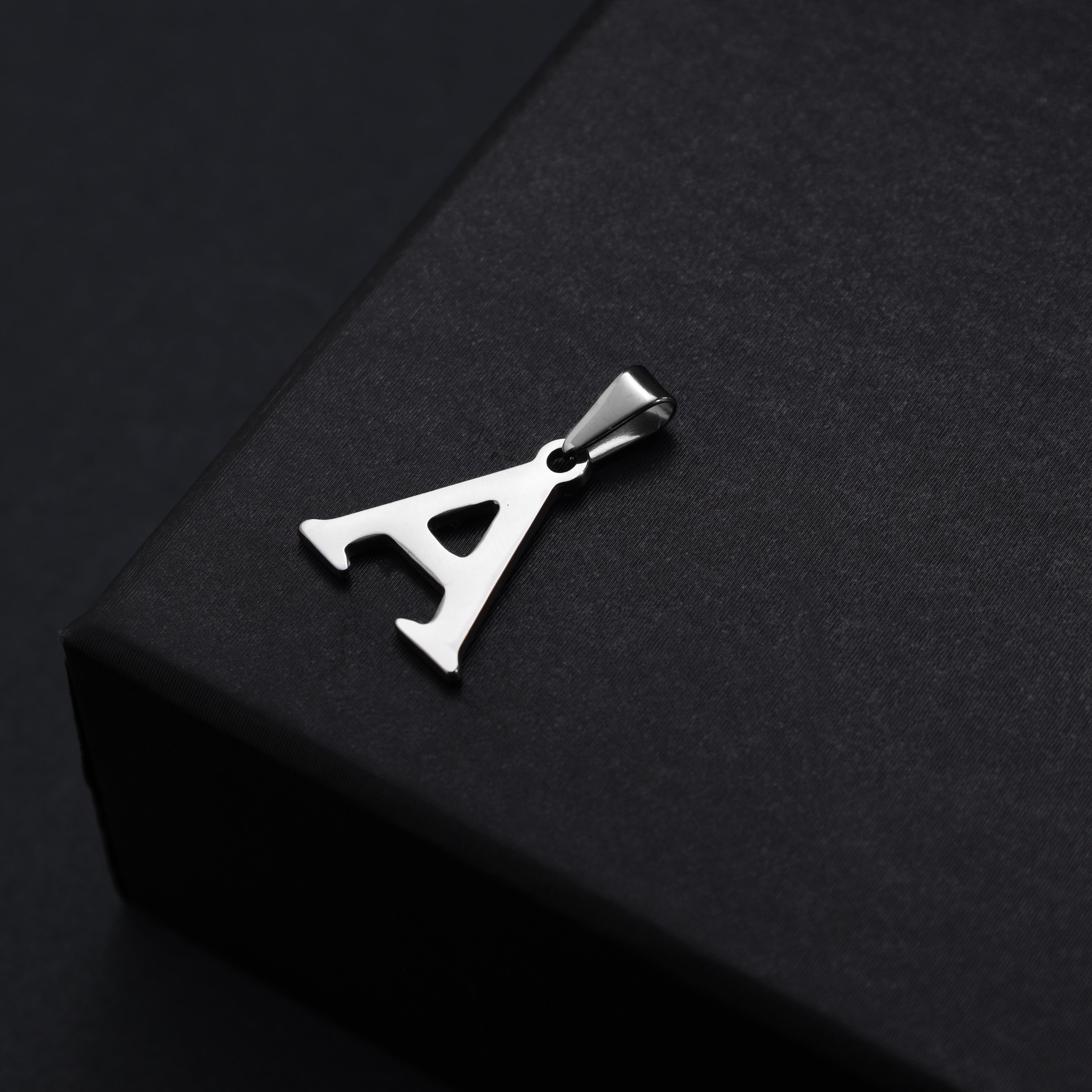 A-Z Alphabet Anhänger aus Edelstahl