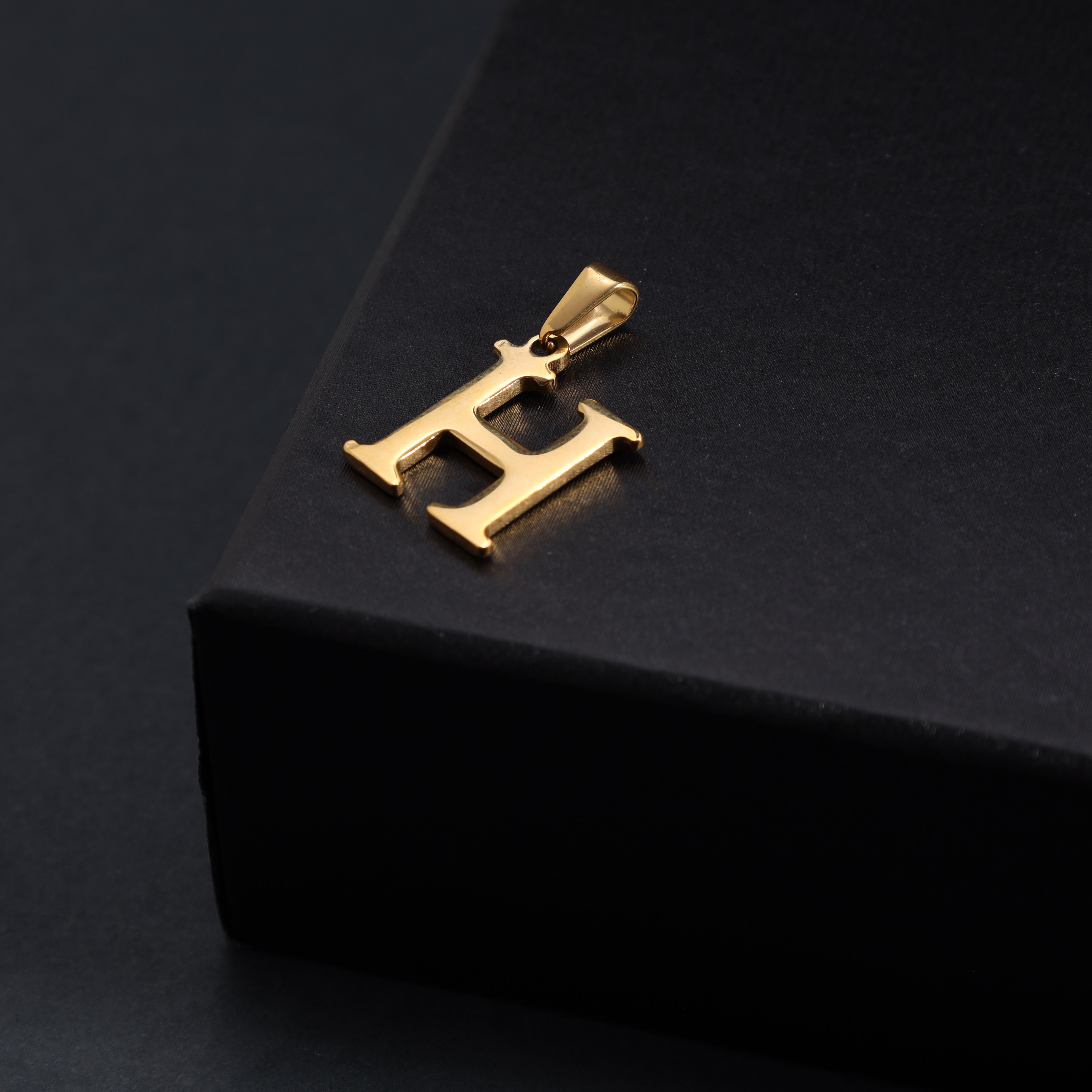 A-Z Alphabet Anhänger aus Edelstahl 18K Vergoldet