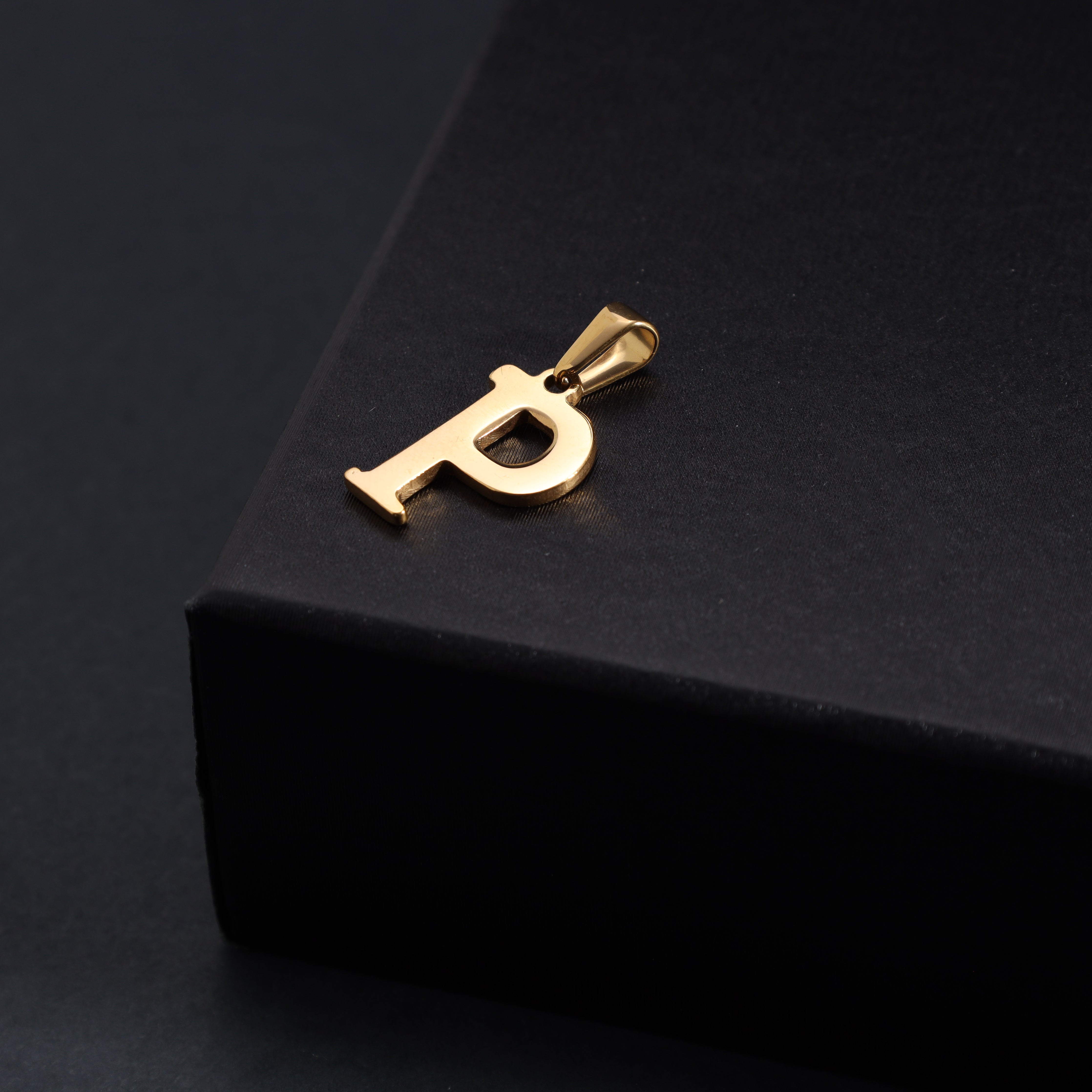 A-Z Alphabet Anhänger aus Edelstahl 18K Vergoldet