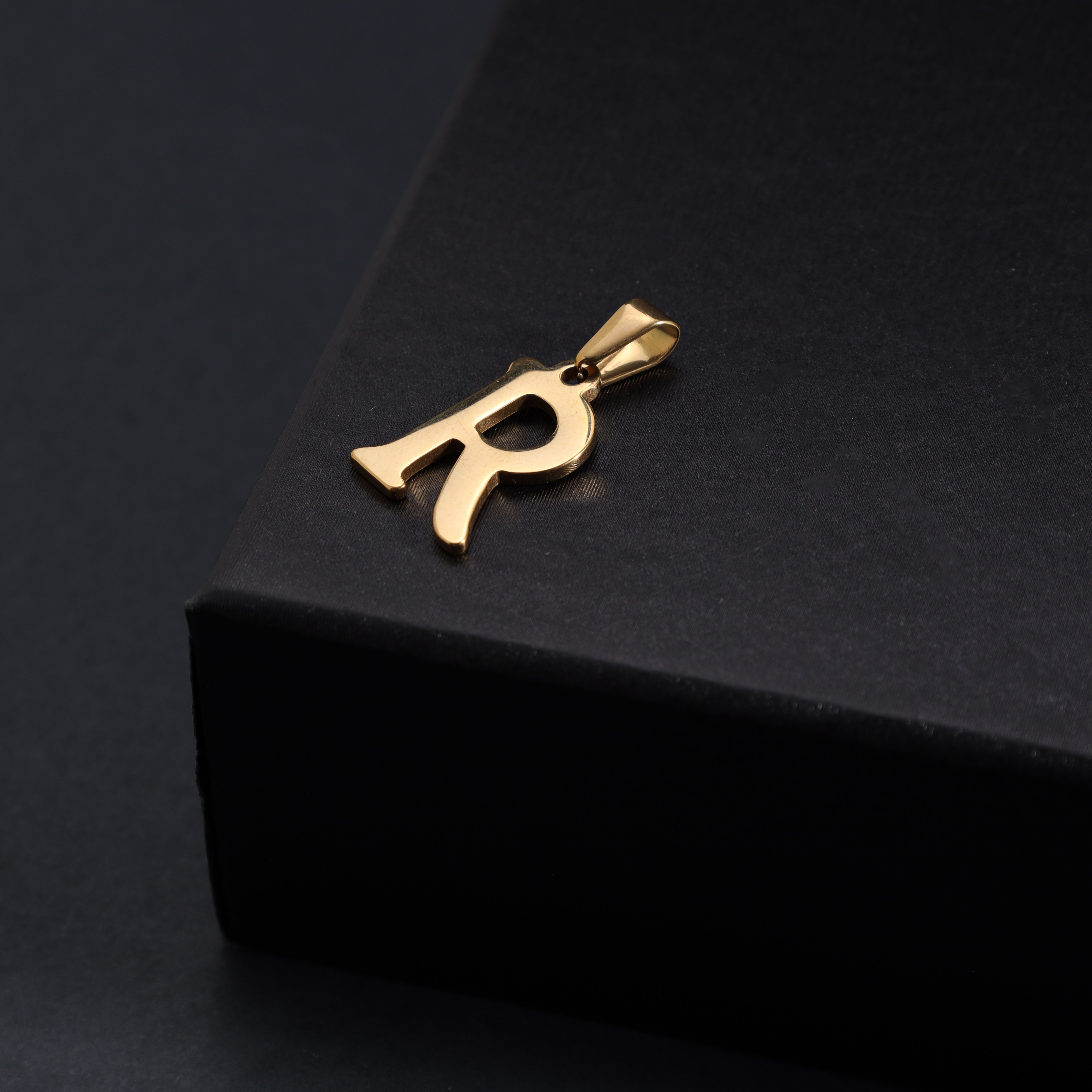 A-Z Alphabet Anhänger aus Edelstahl 18K Vergoldet