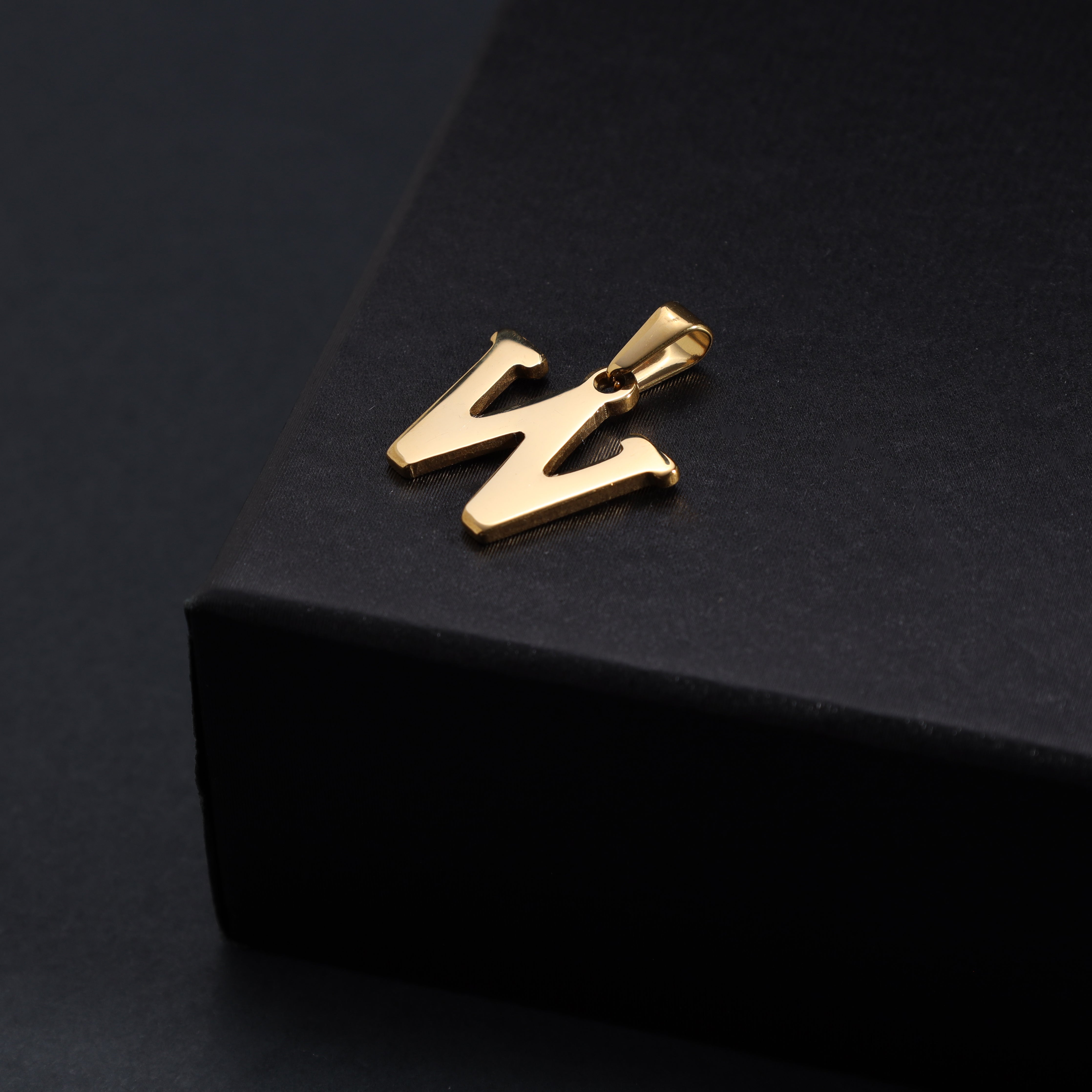 A-Z Alphabet Anhänger aus Edelstahl 18K Vergoldet