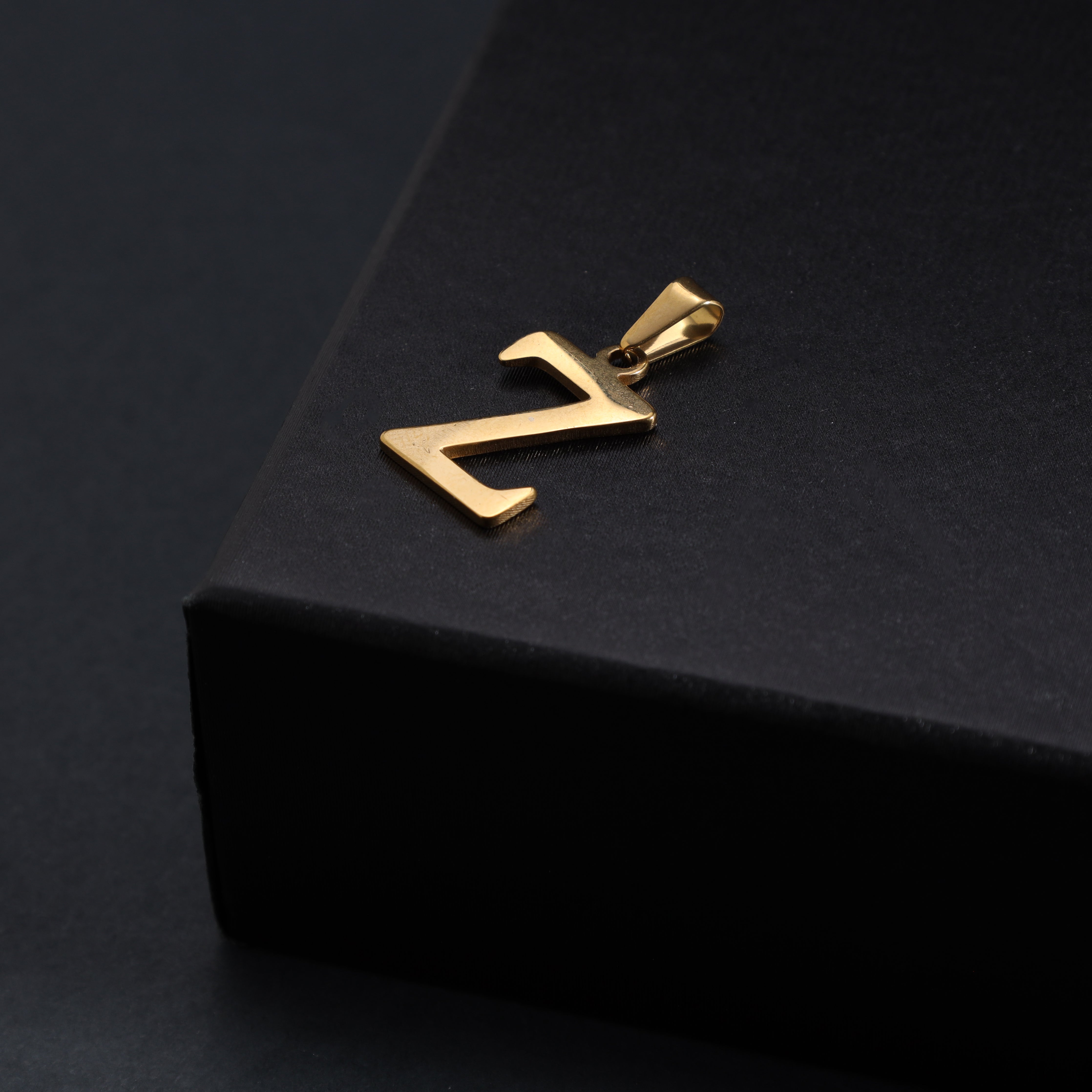 A-Z Alphabet Anhänger aus Edelstahl 18K Vergoldet