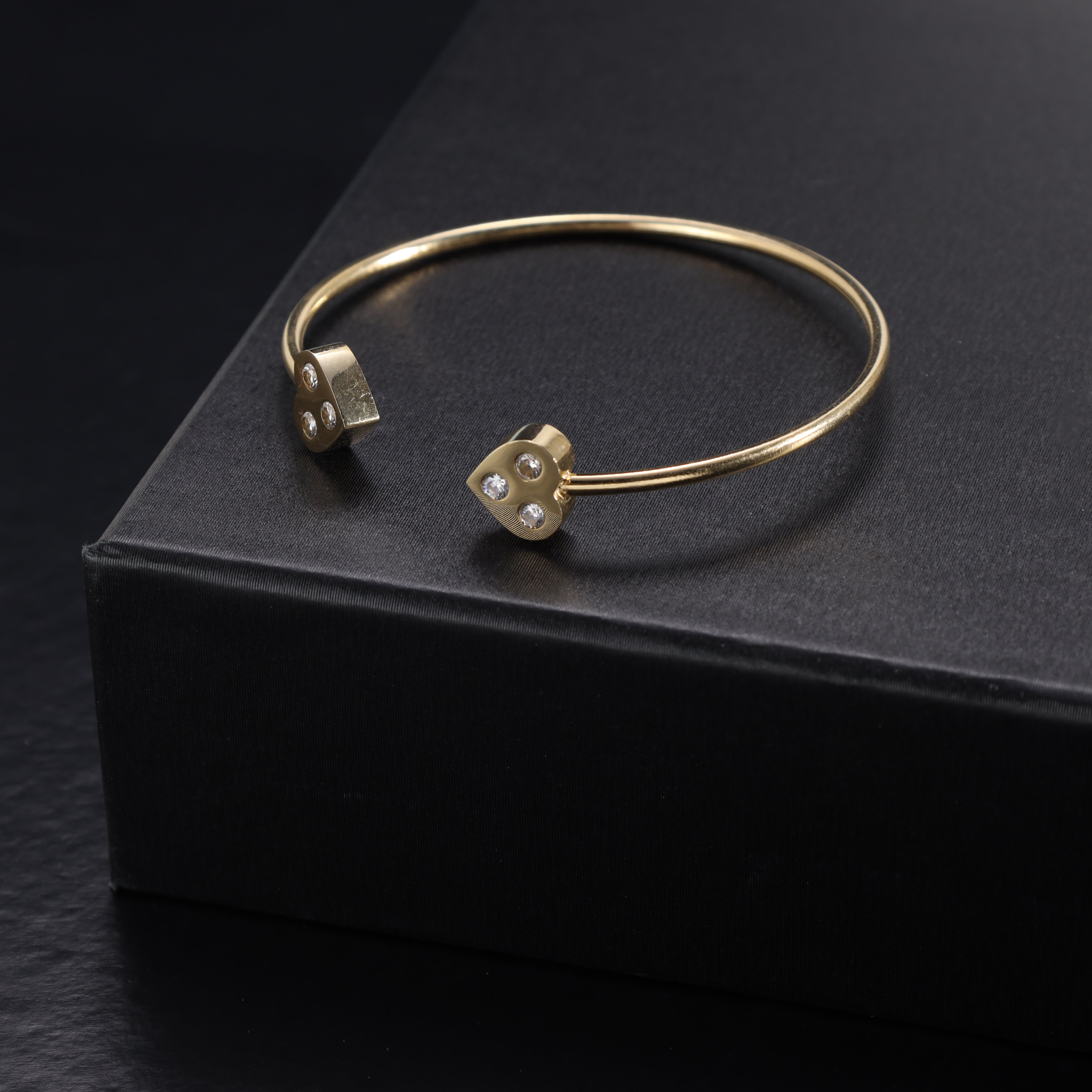 Armreifen armband mit hertz aus Edelstahl 18K Vergoldet - Taipan Schmuck