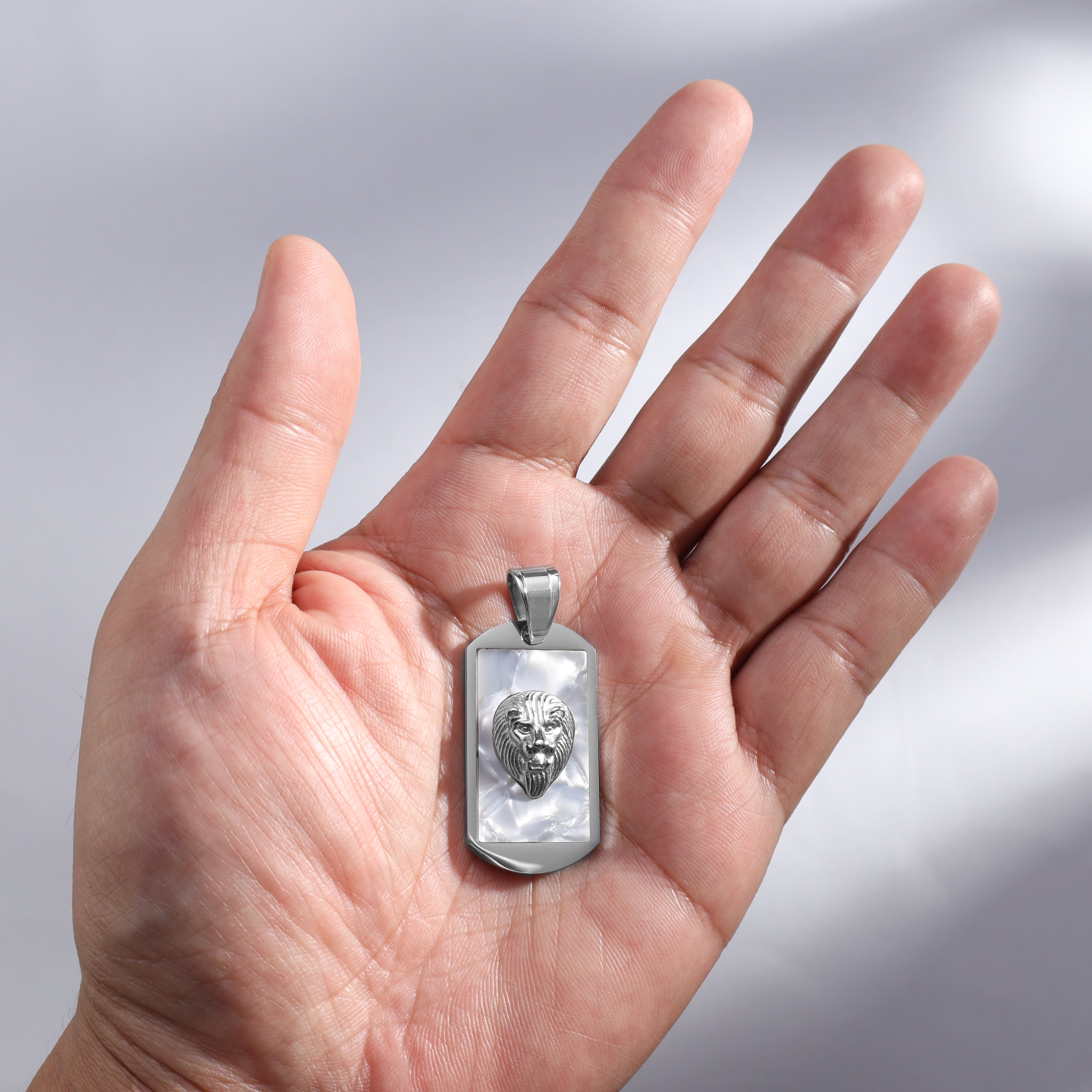 Dog Tag Löwe Anhänger aus Edelstahl - Taipan Schmuck