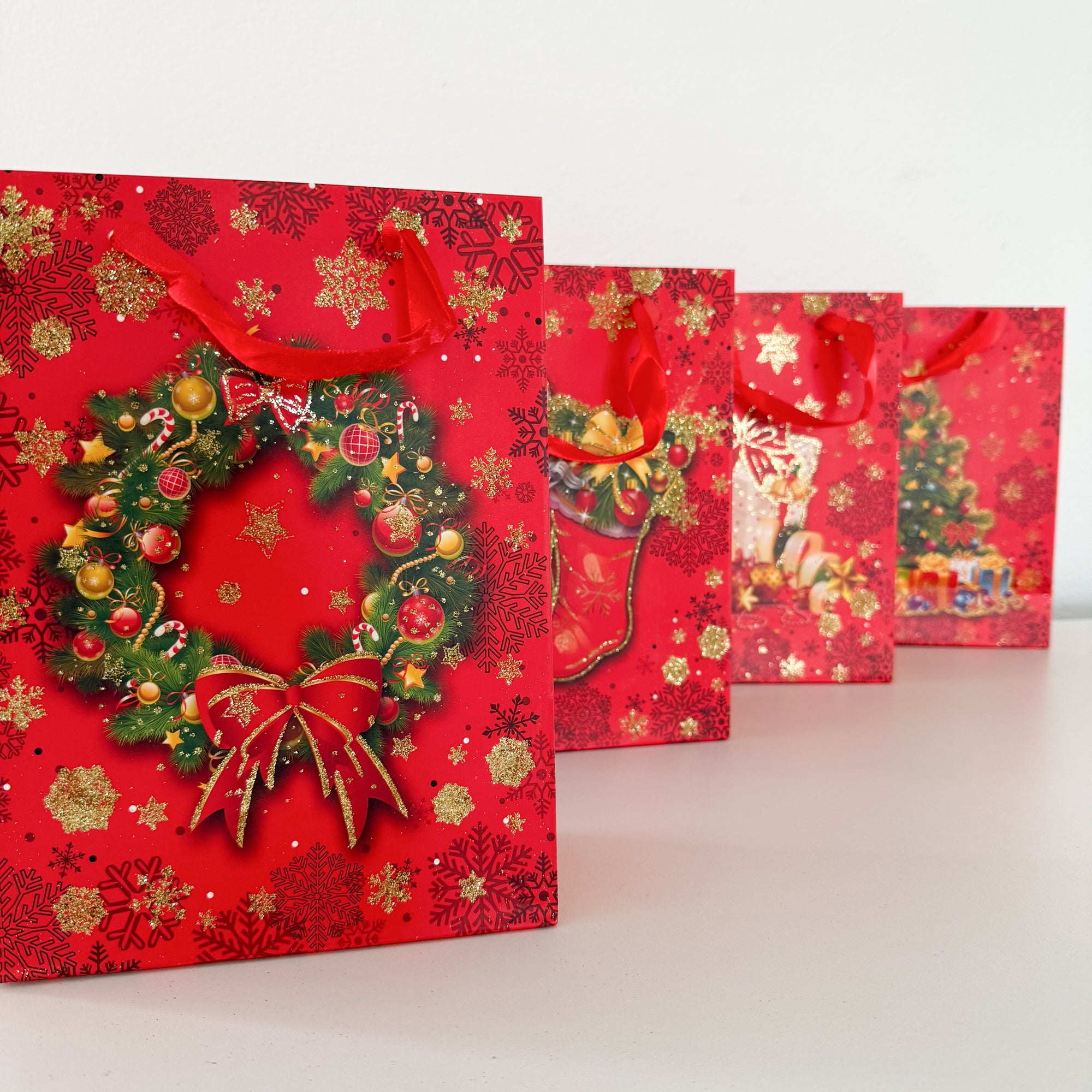 Weihnachtliche Geschenkverpackung inkl. Tüte und Schmuckschachtel weiß