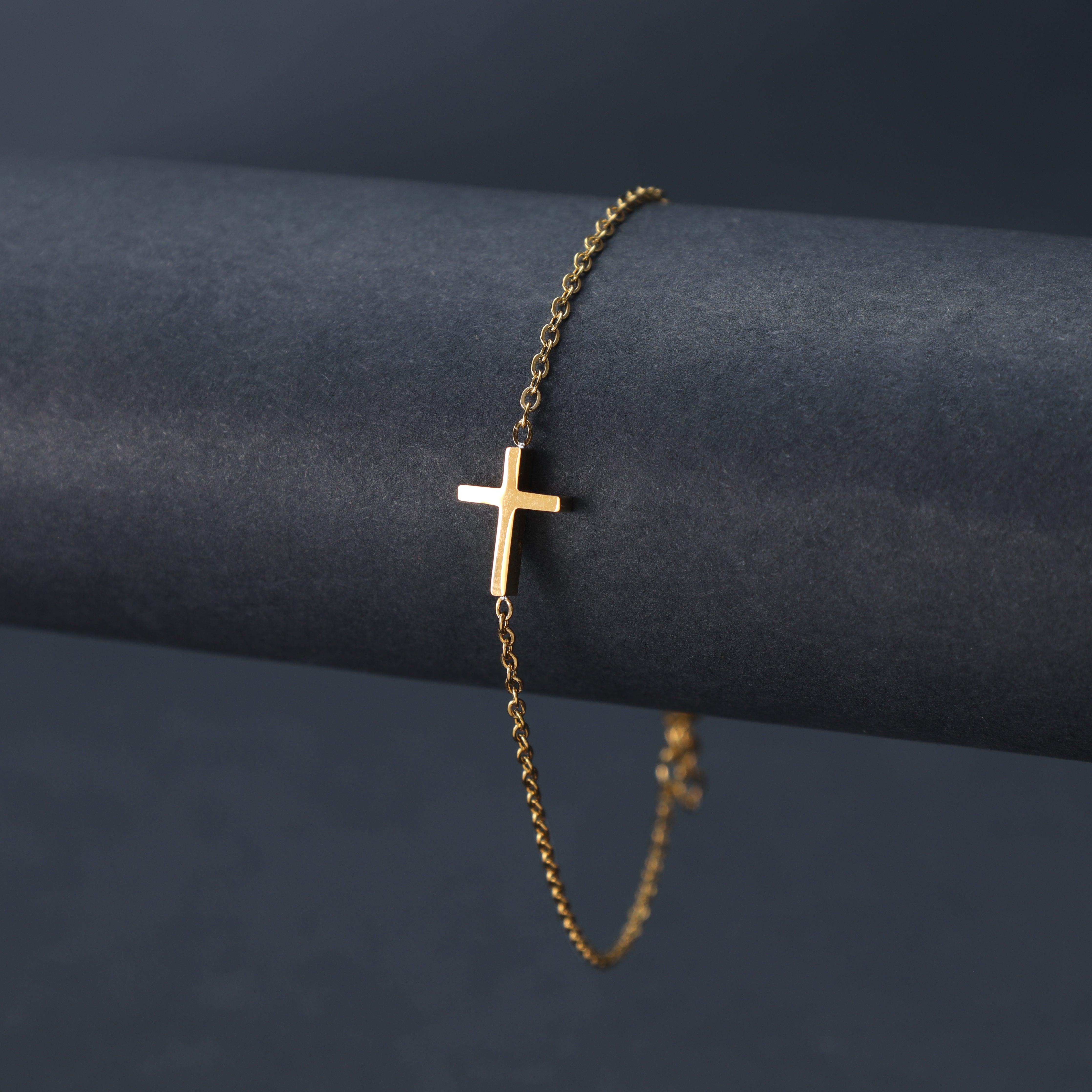 Ladies anchor chain with cross bracelet made of stainless steel 14K gold plated 