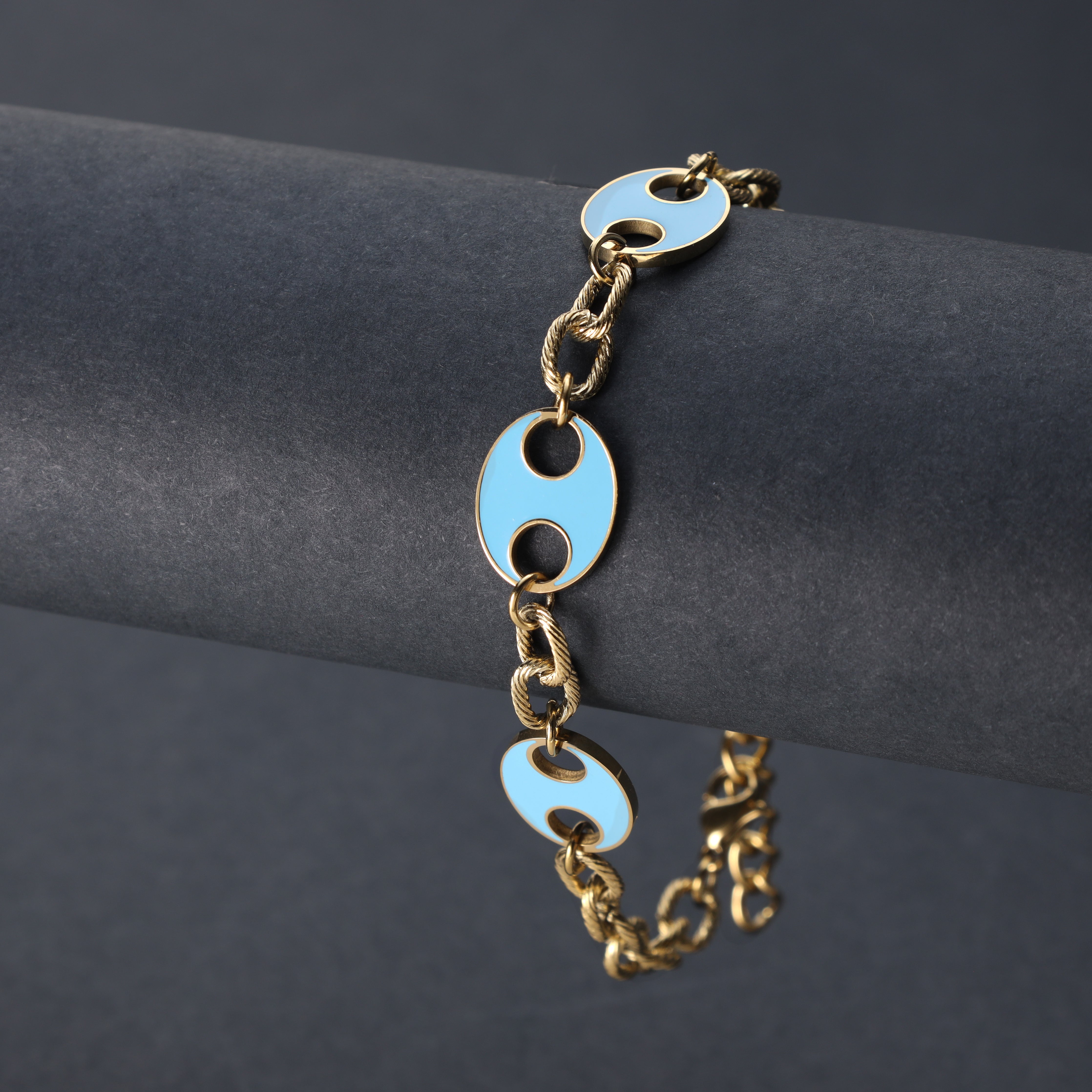 Ladies anchor chain bracelet made of stainless steel 14K gold plated 