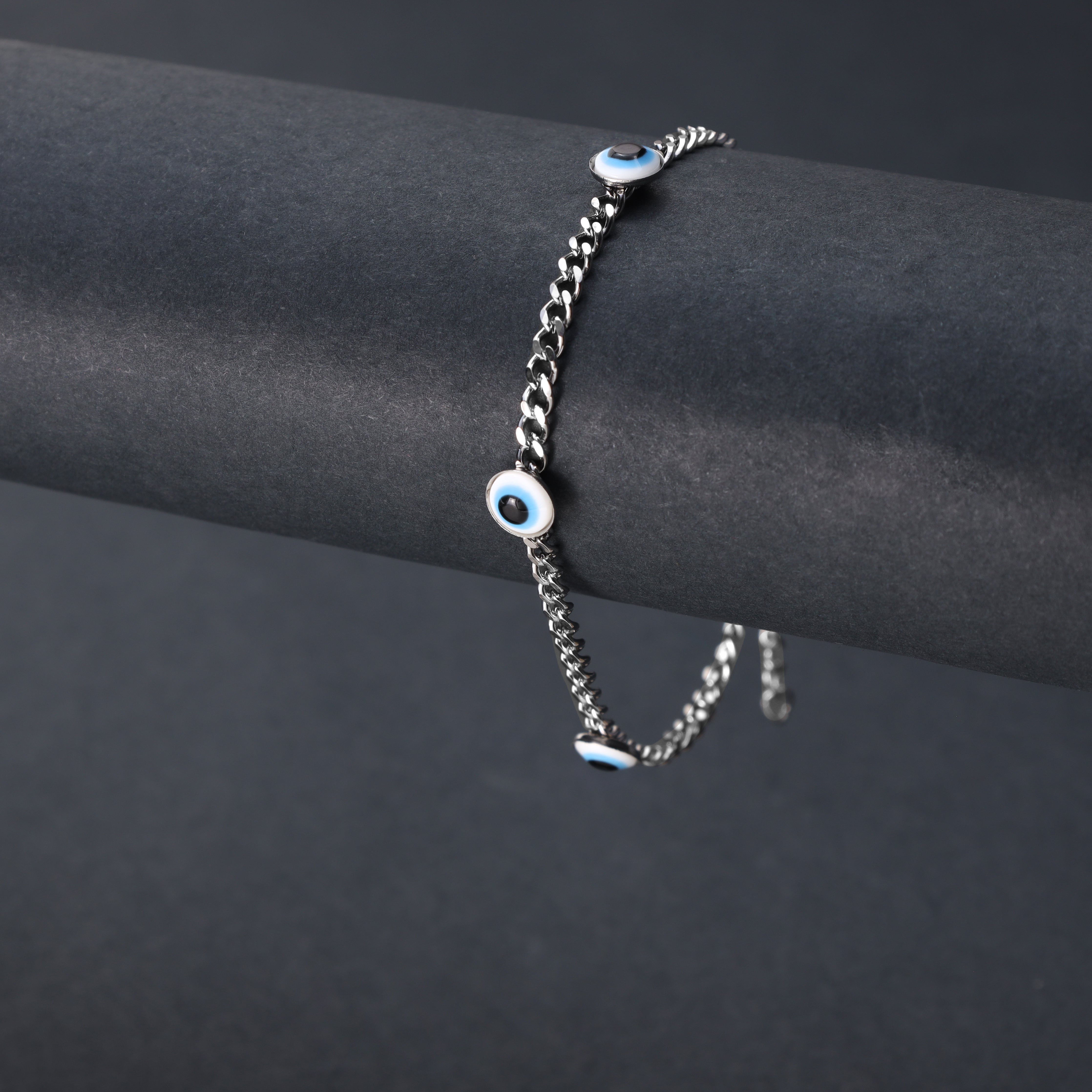 Ladies curb chain bracelet with evil eye made of stainless steel 