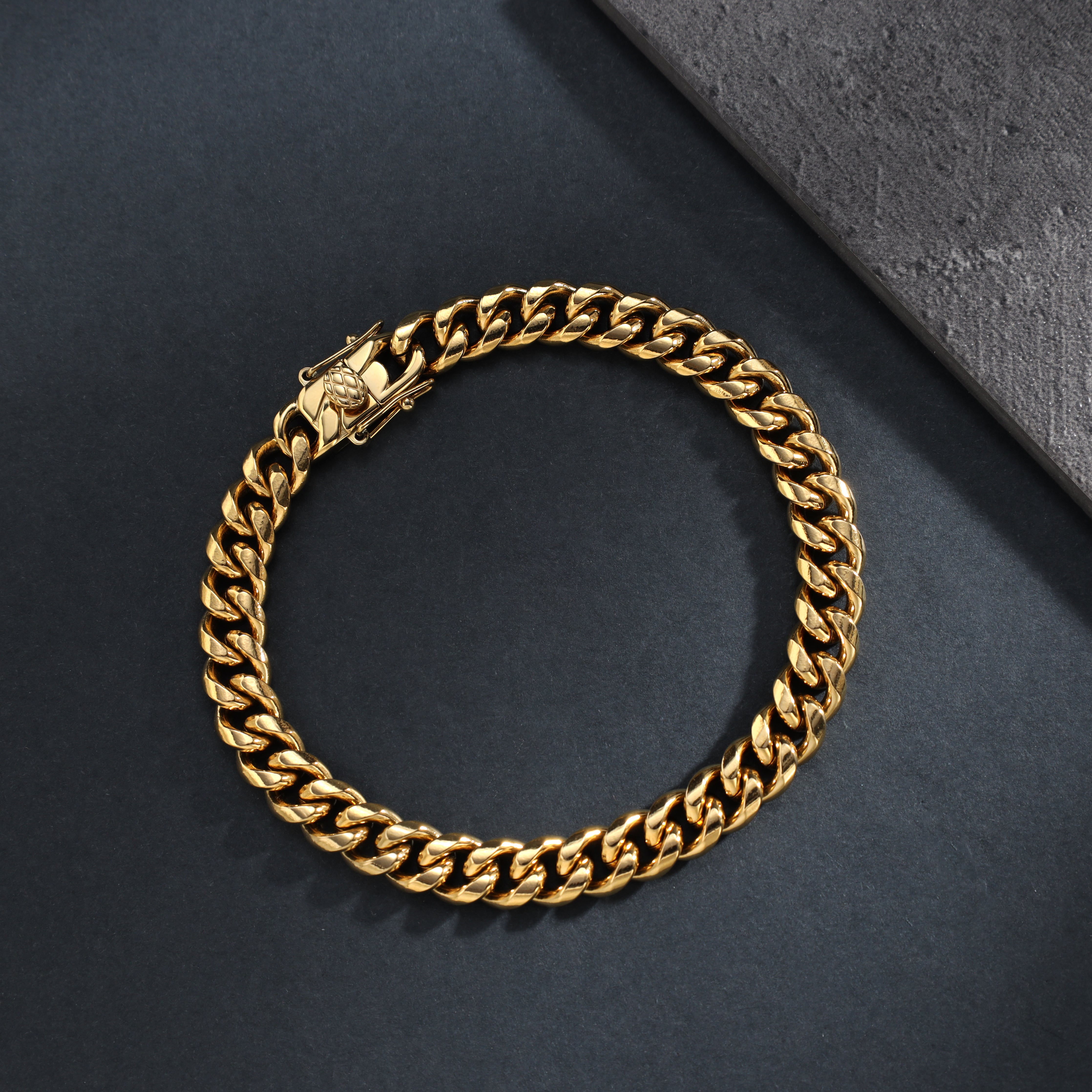 8mm Miami Cuban link bracelet 21cm made of stainless steel 18K gold plated 