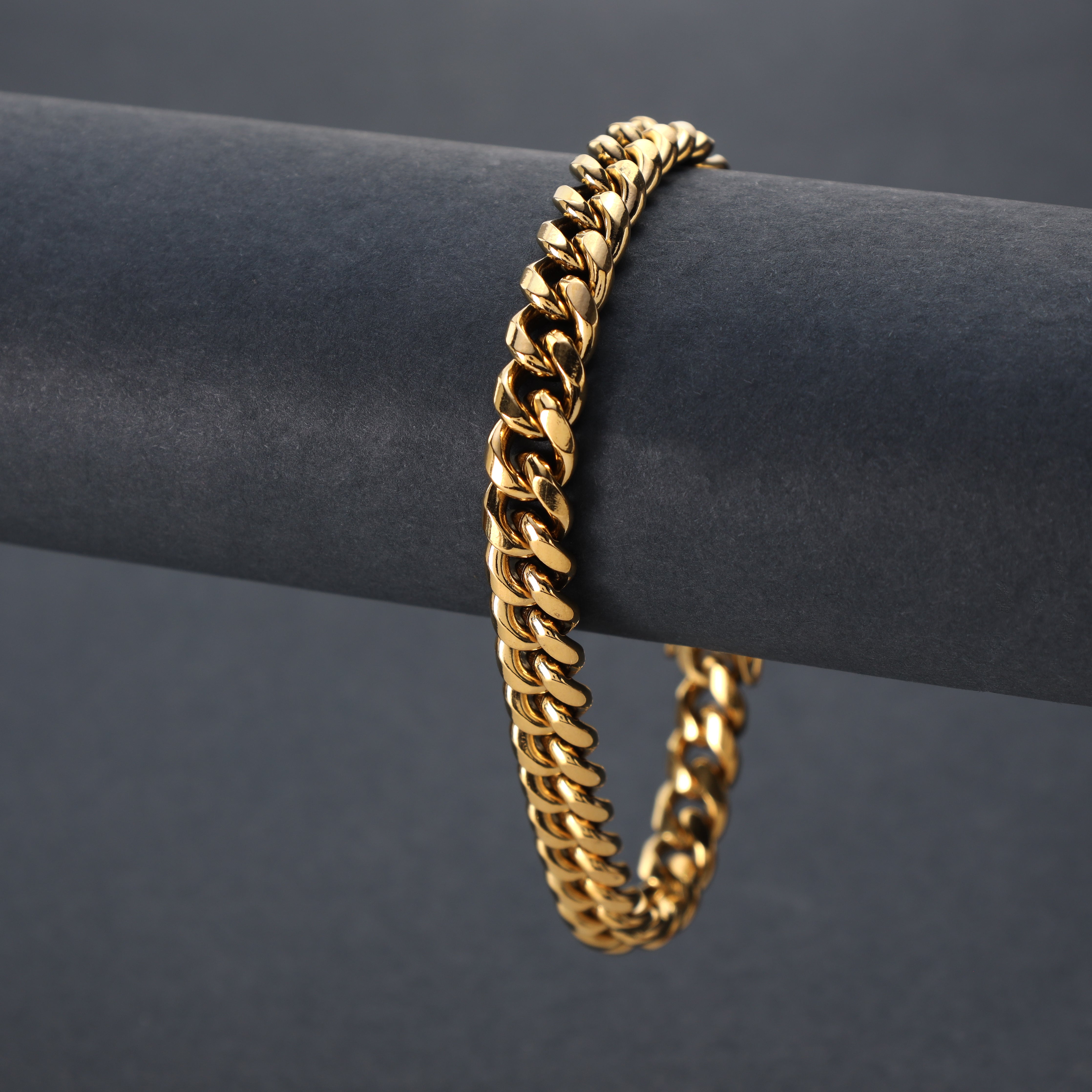 8mm Miami Cuban link bracelet 21cm made of stainless steel 18K gold plated 