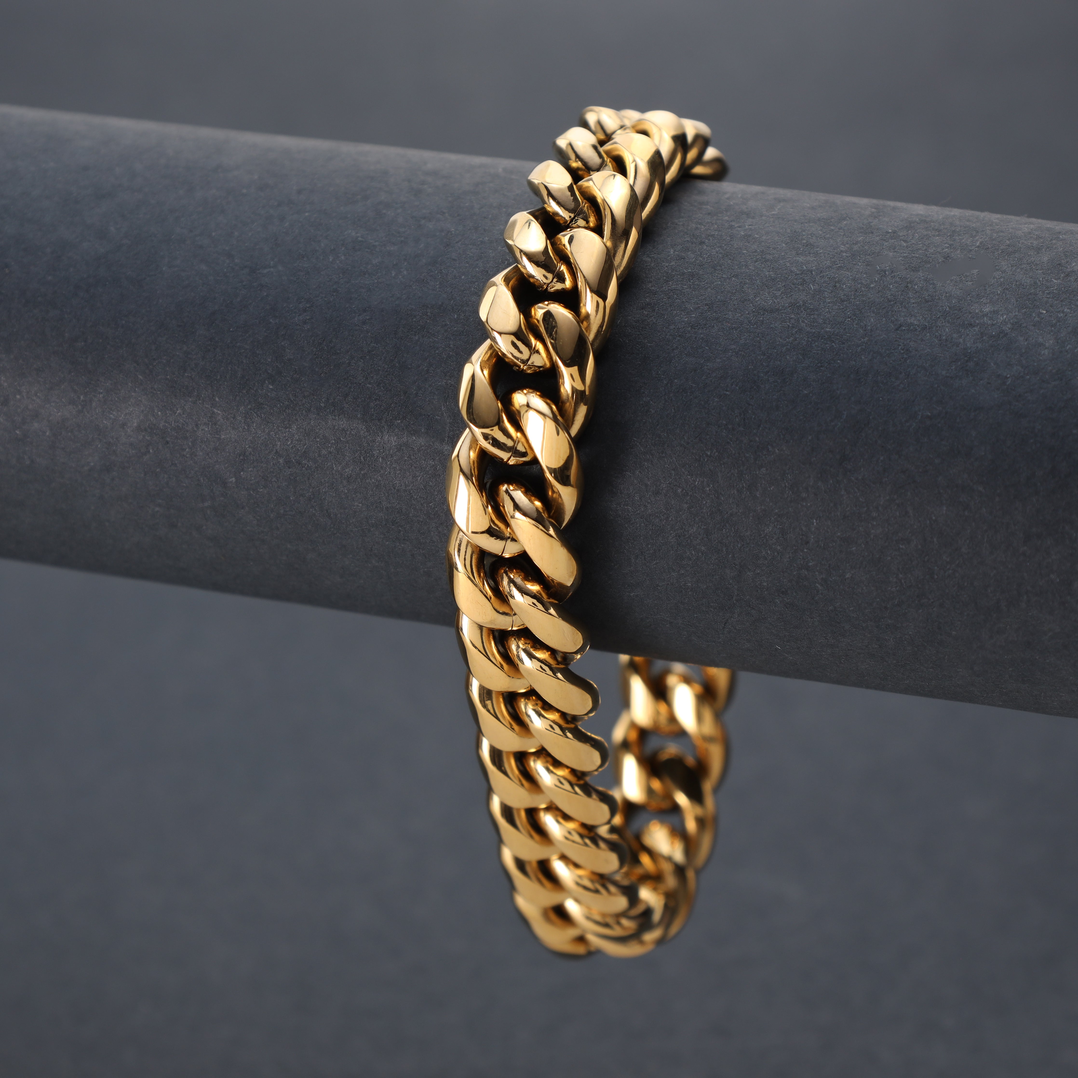 12mm Miami Cuban link bracelet 21cm made of stainless steel 18K gold plated 