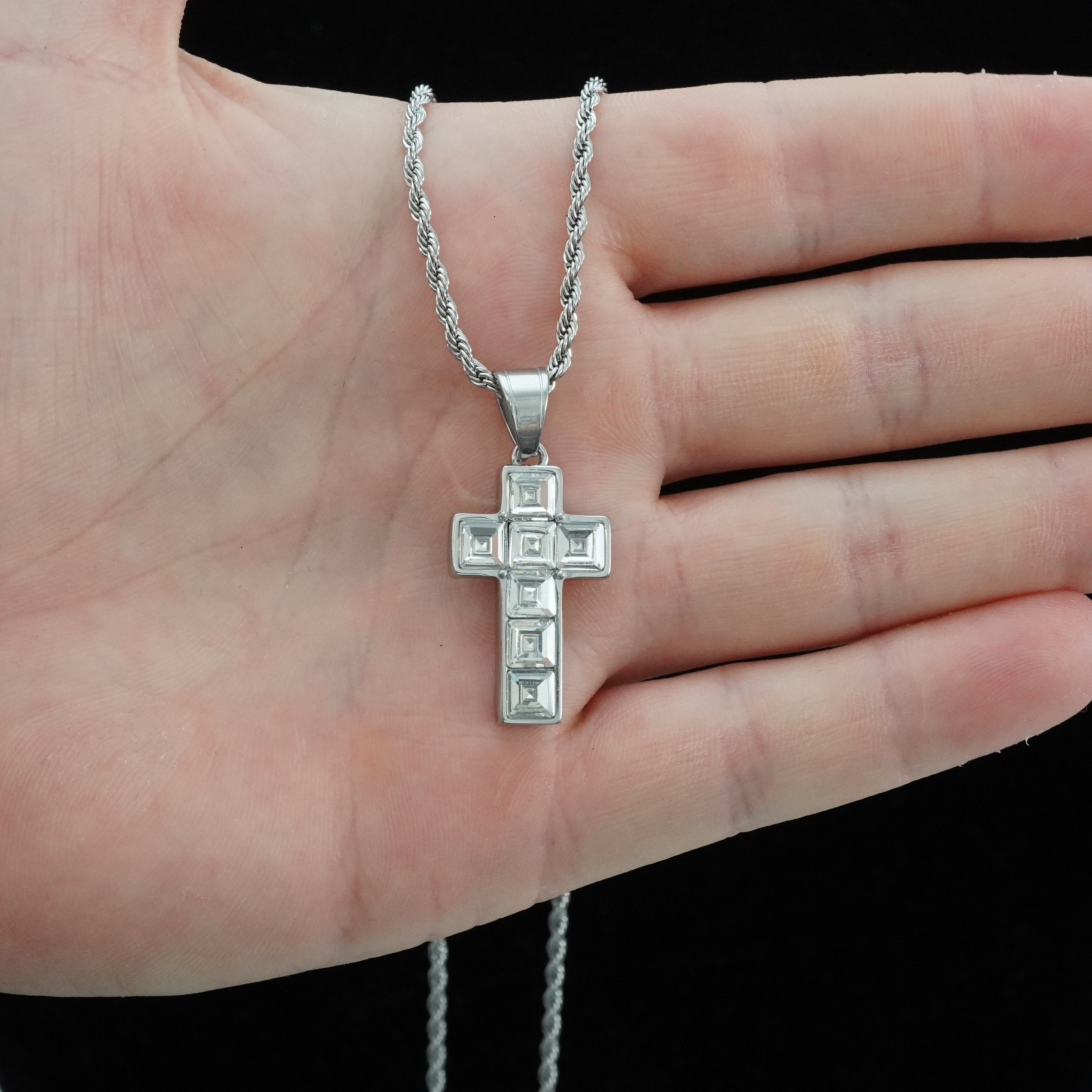 Kreuz Anhänger Iced Out Stil aus Edelstahl