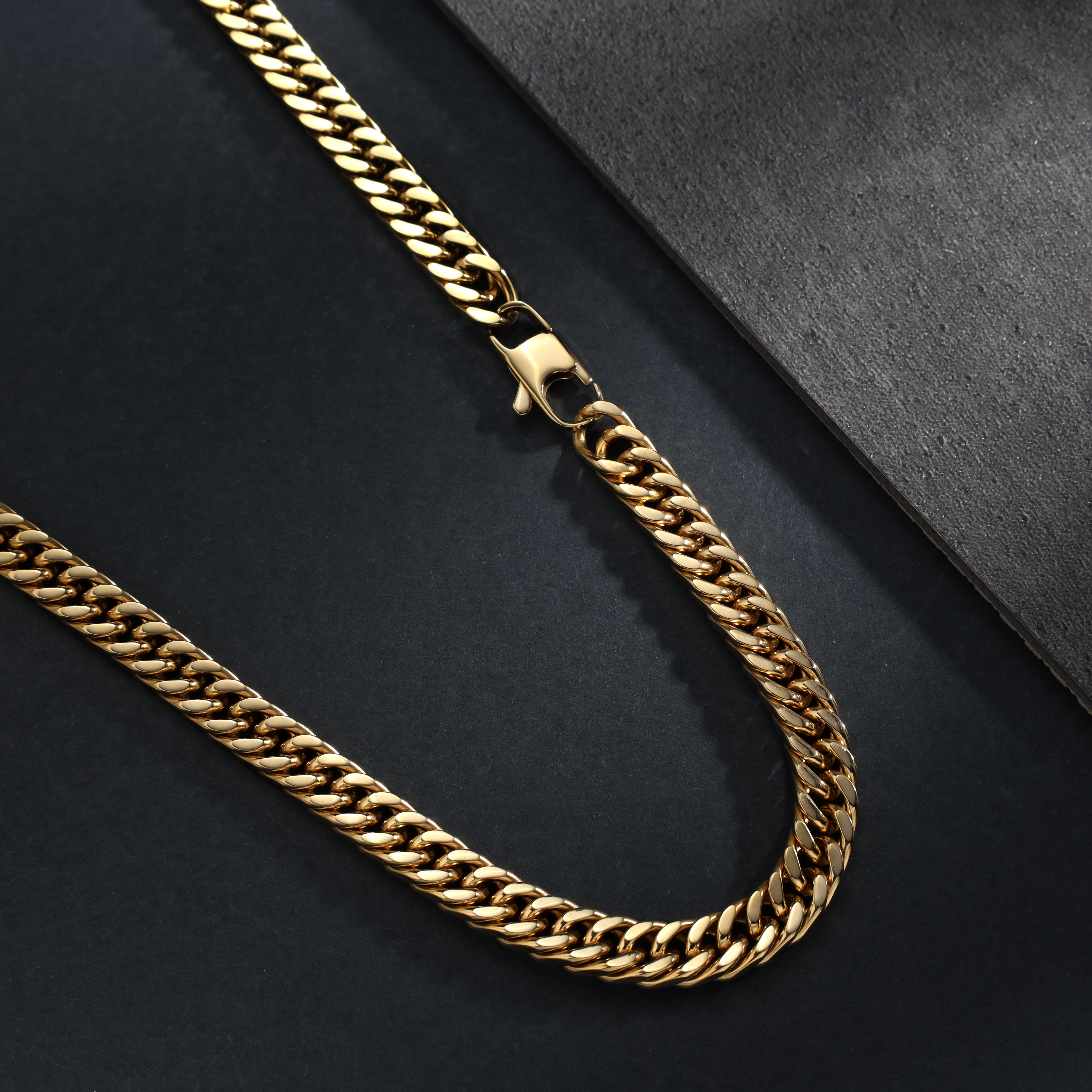 Double curb chain 8mm wide made of stainless steel 18K gold plated 