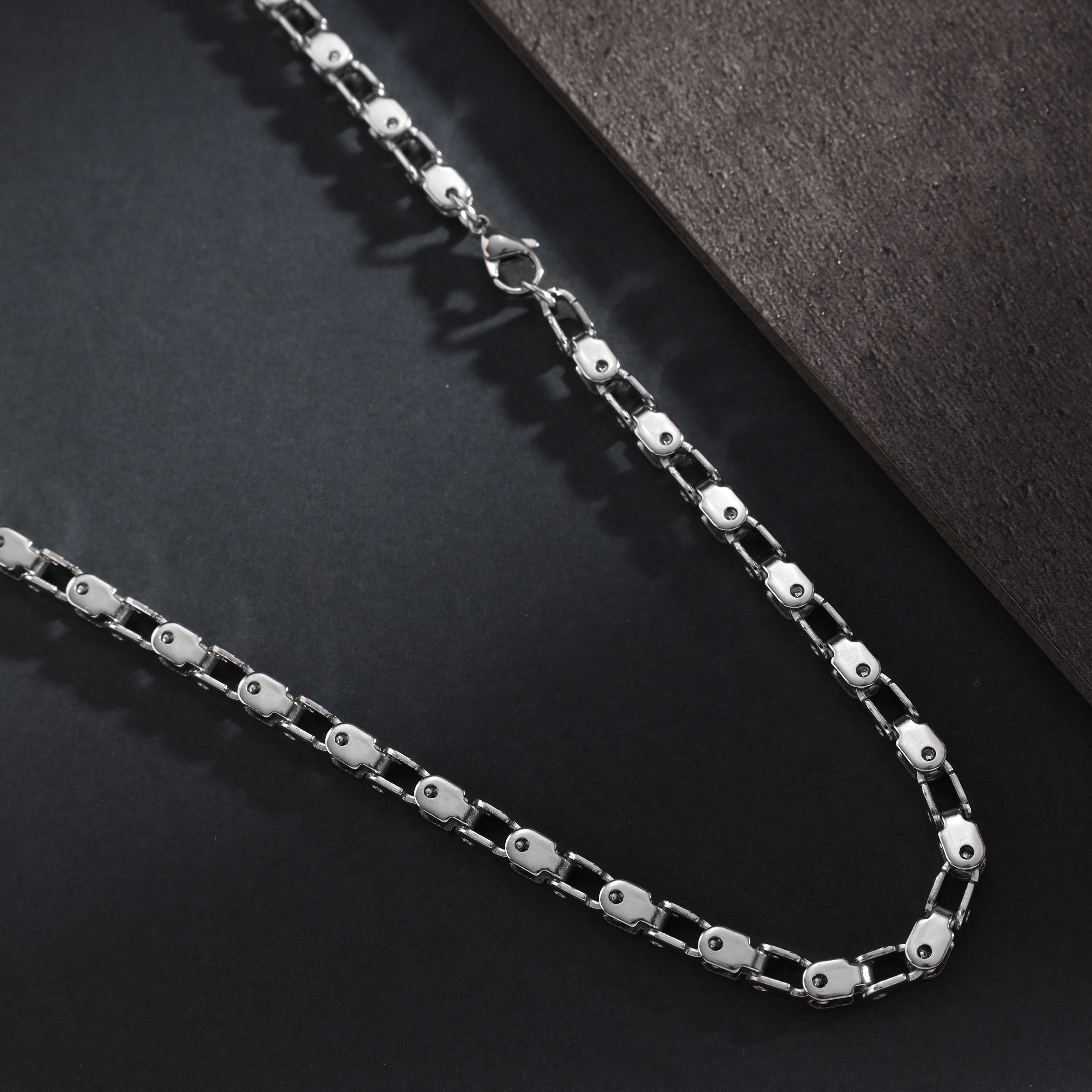 Box Chain 4.5mm wide made of stainless steel 