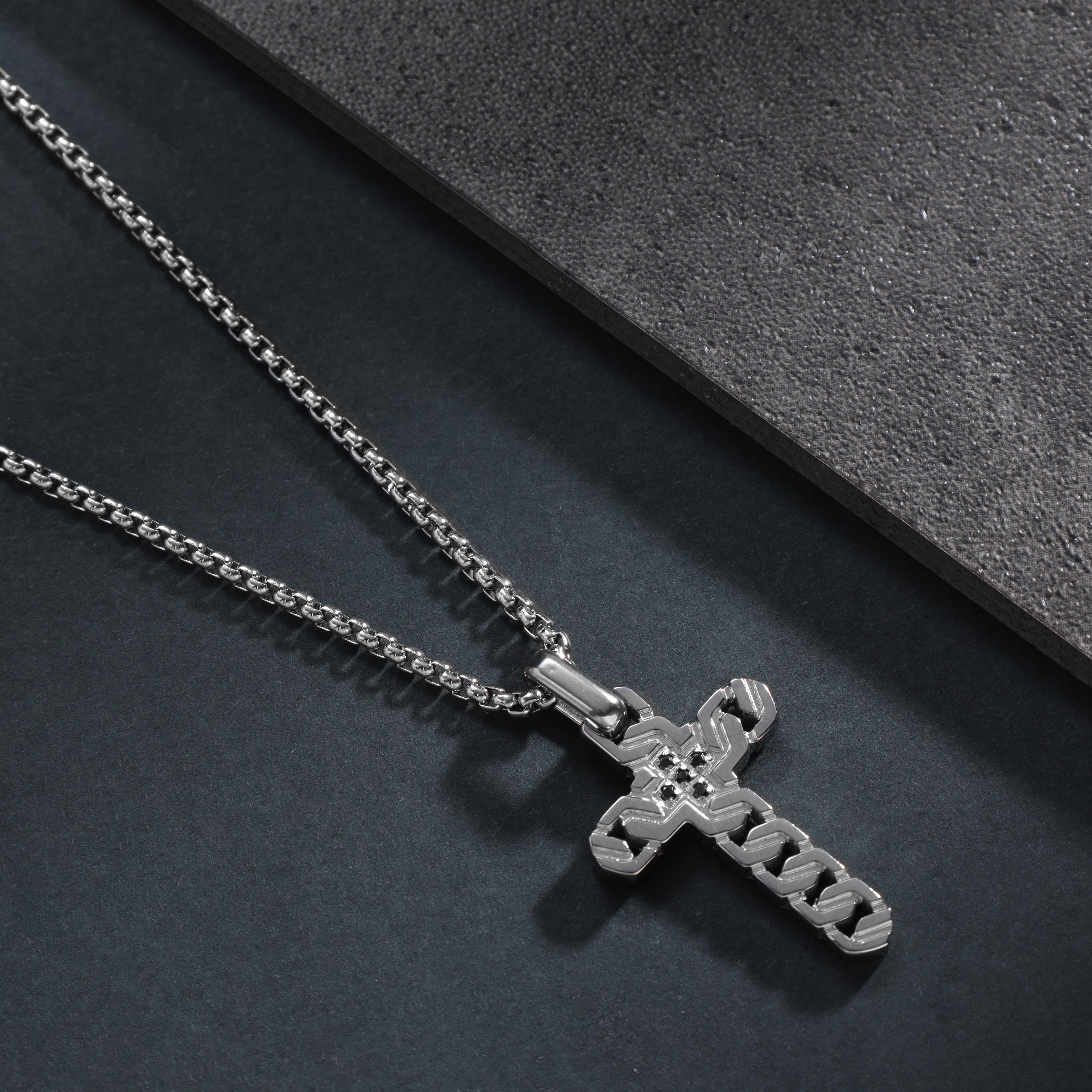 Box Chain Necklace with Cross Pendant made of Stainless Steel