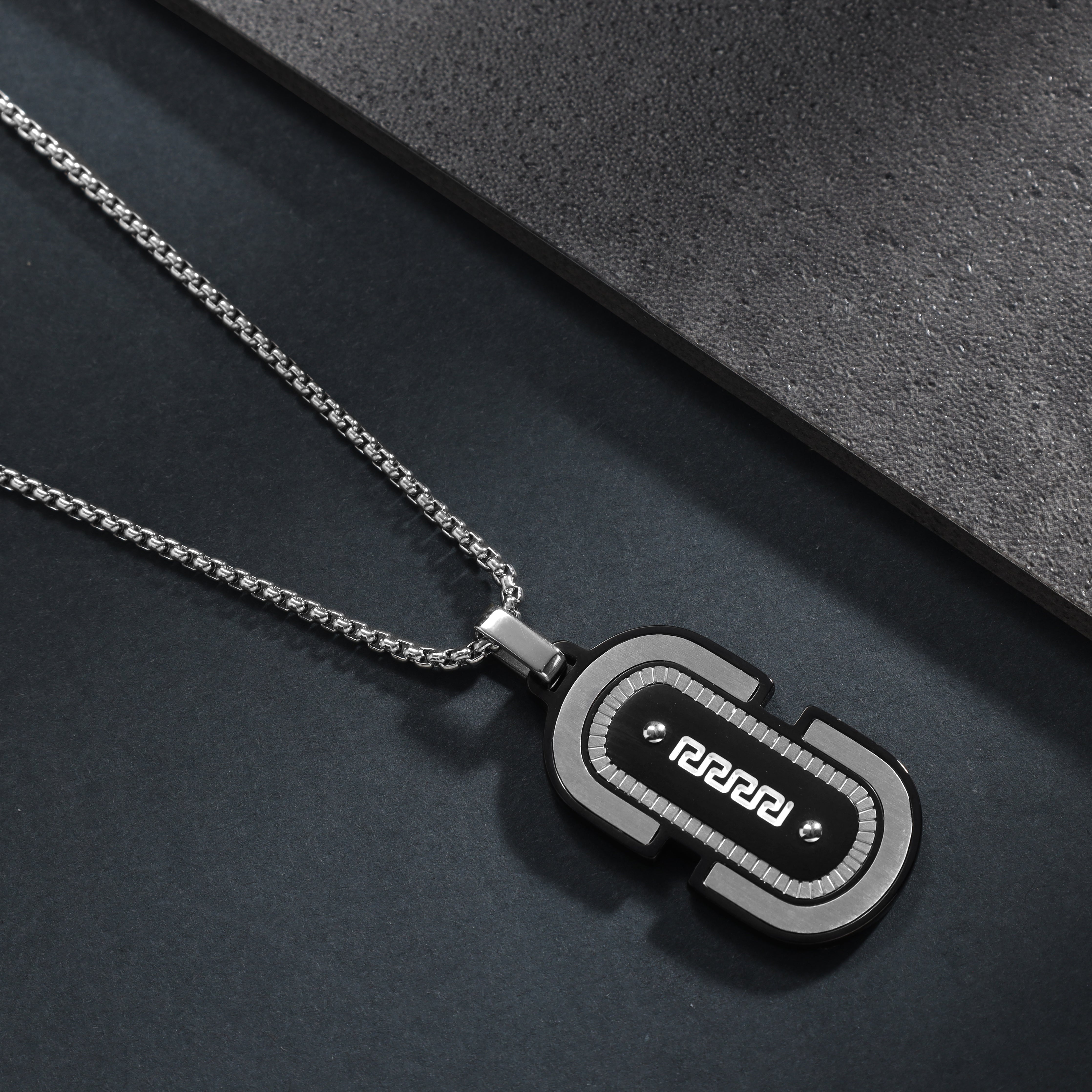 Box Chain Kette mit Design Dog Tag Anhänger aus Edelstahl