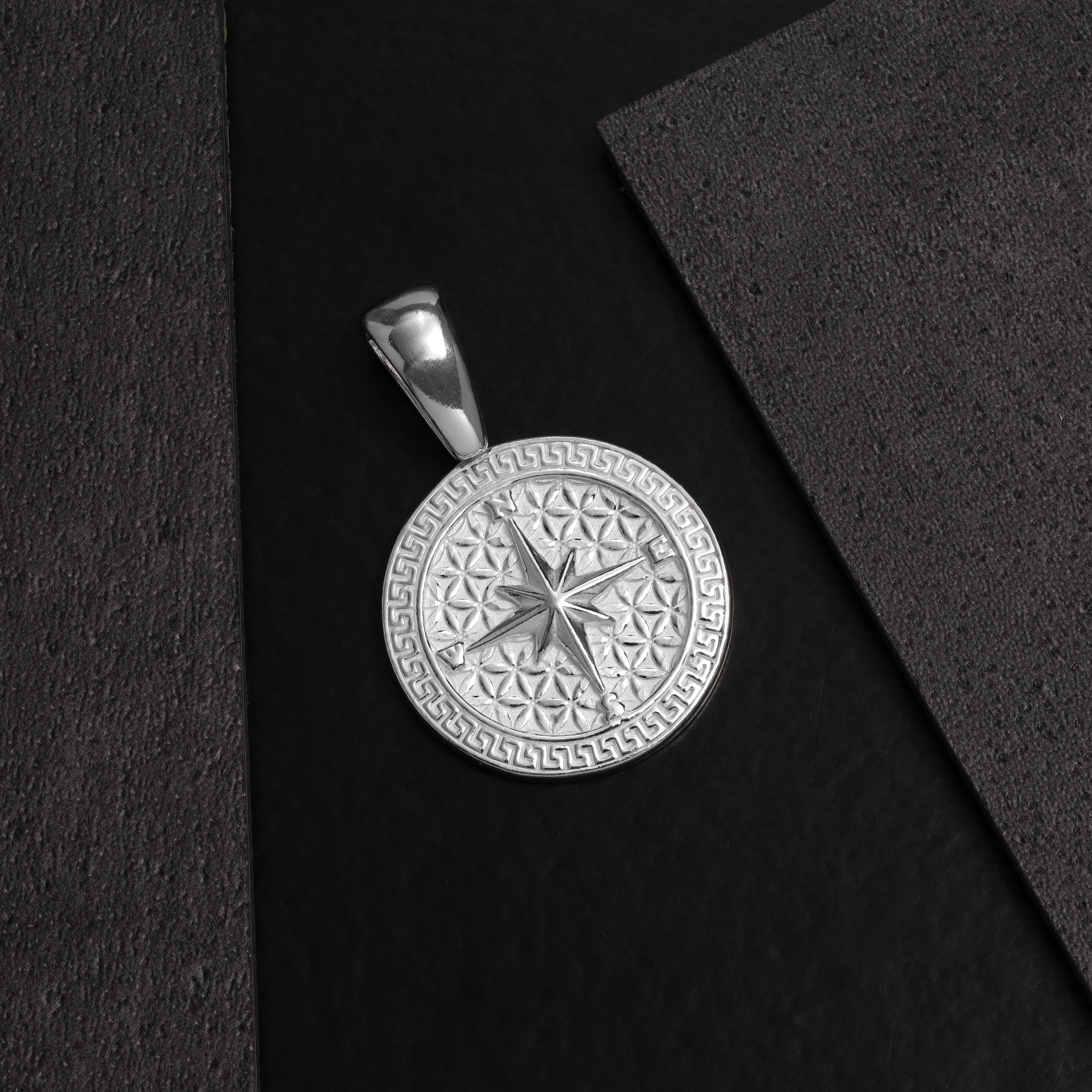 Compass pendant made of 925 sterling silver (PE462) "Oriental Dream" 