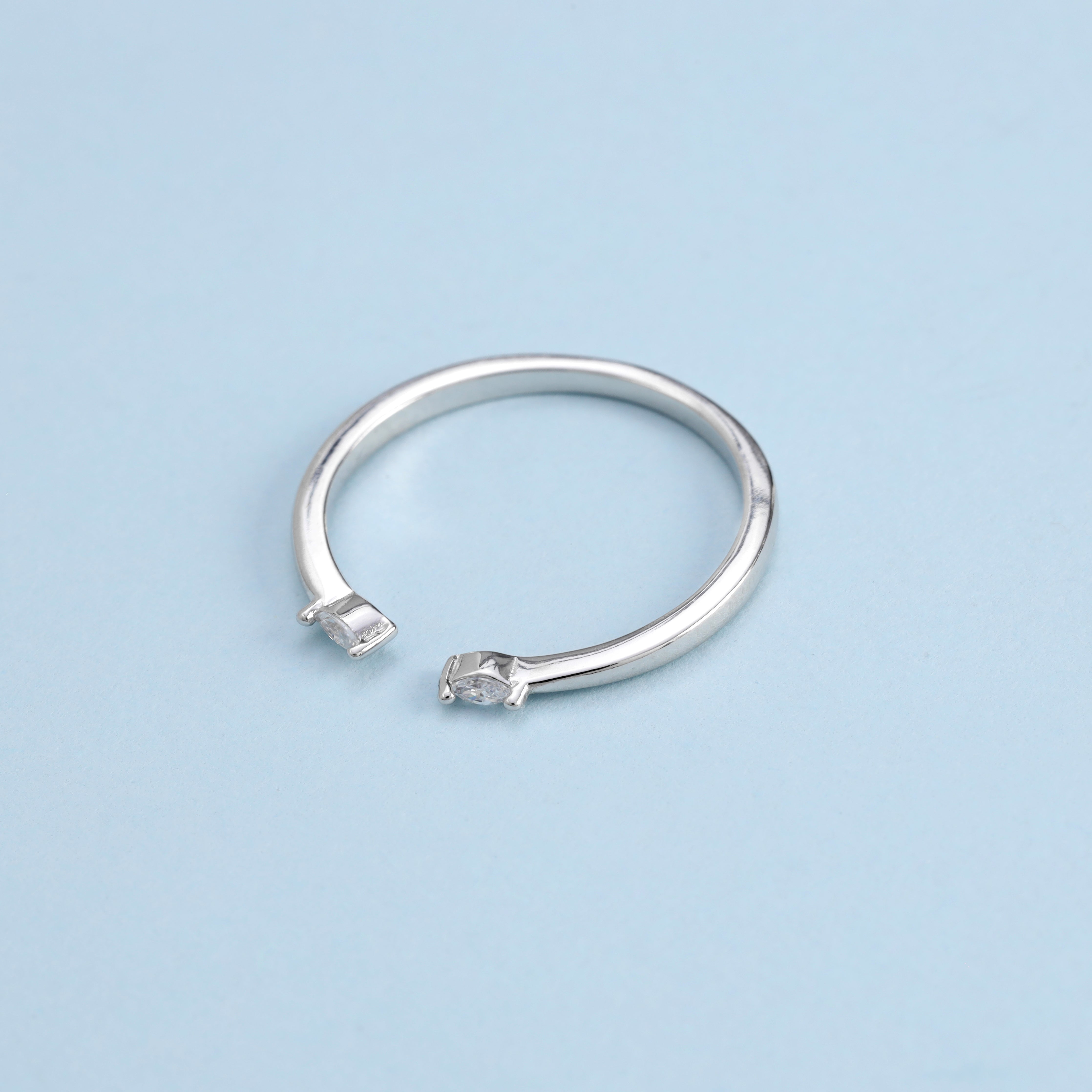 Minimalistischer Damen Silberring Zirkonia Ring aus 925 Sterlingsilber - Taipan Schmuck