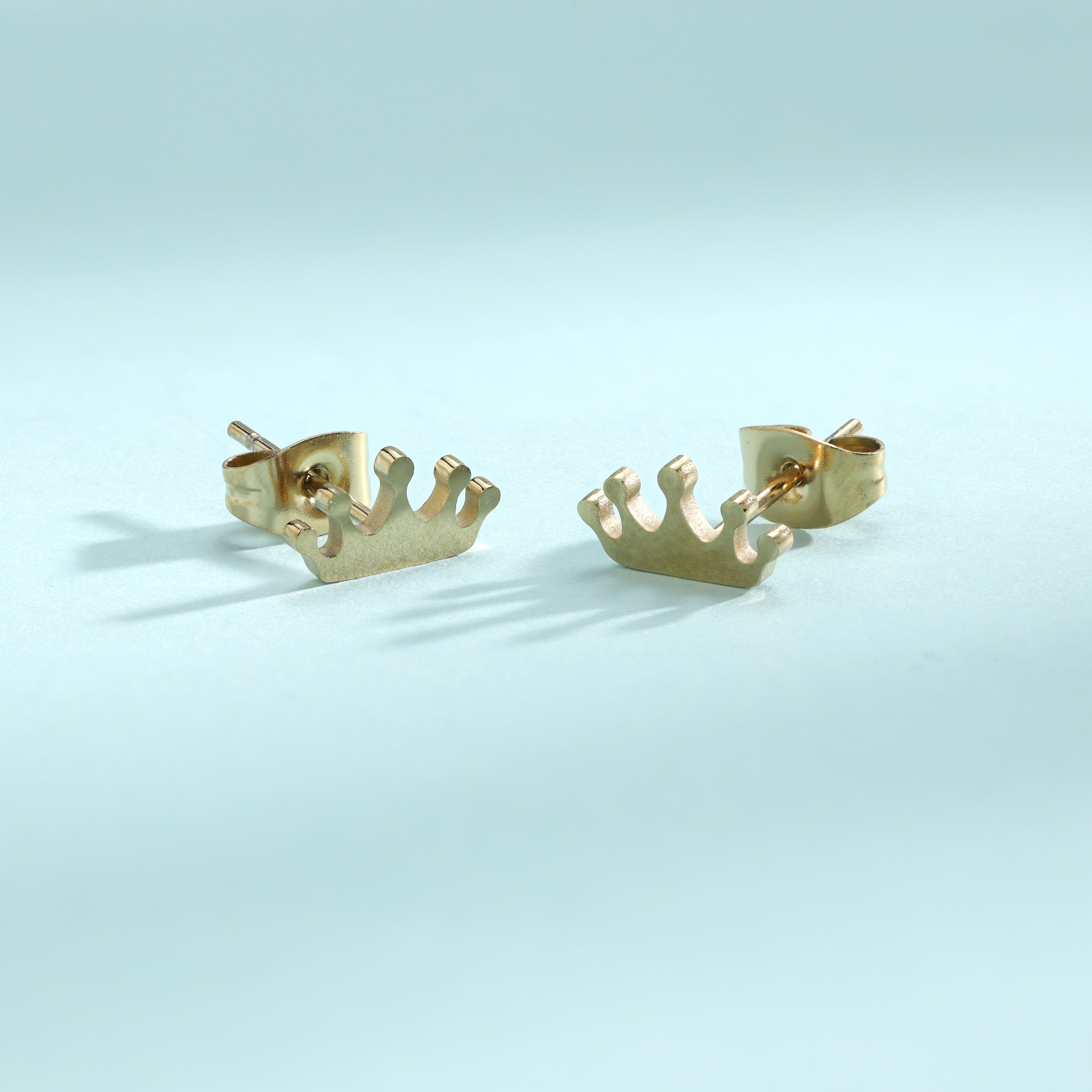 Women's Crown Earrings Studs Made of Stainless Steel 18K Gold Plated