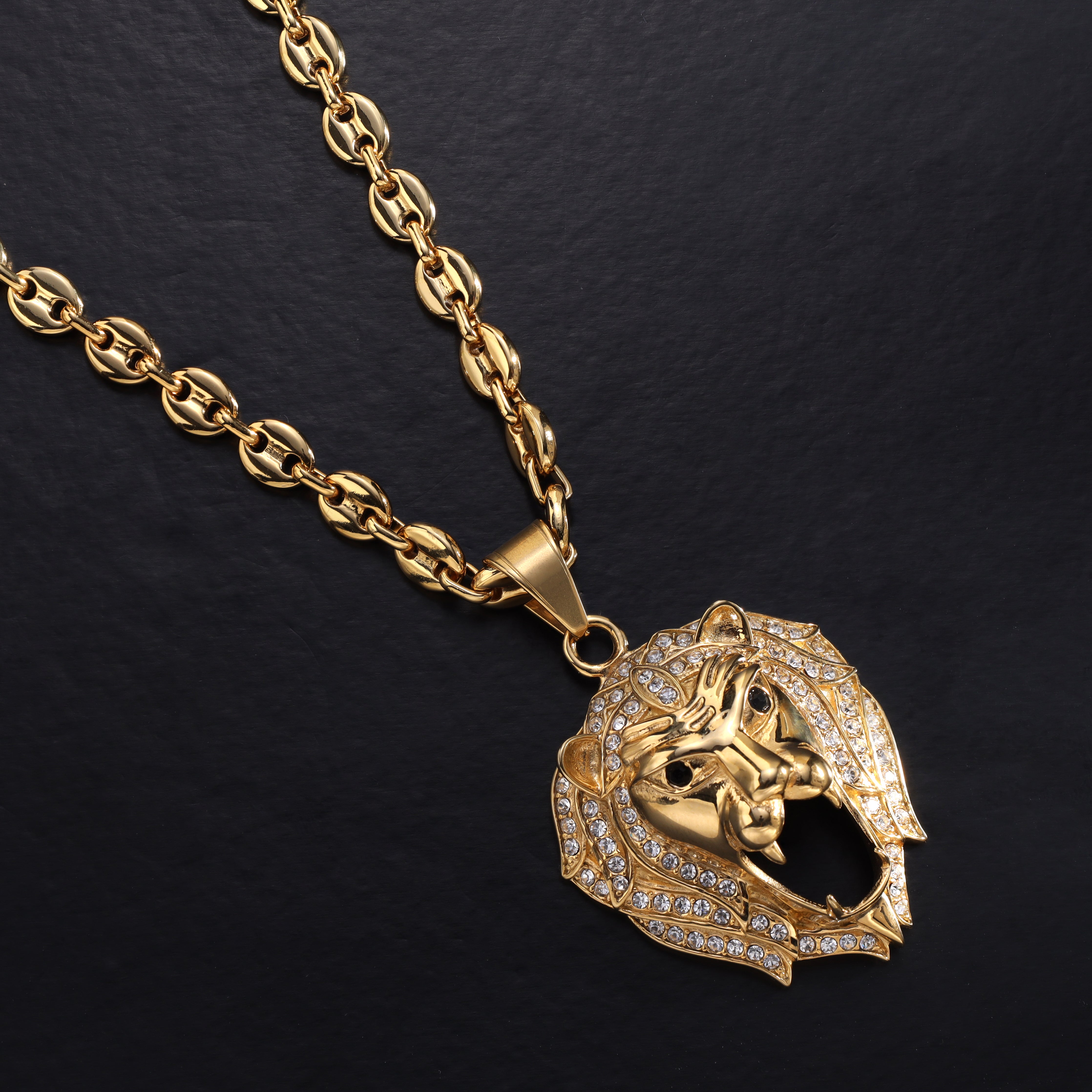 Großer Iced Out Stil Löwe Anhänger aus Edelstahl 18K Vergoldet