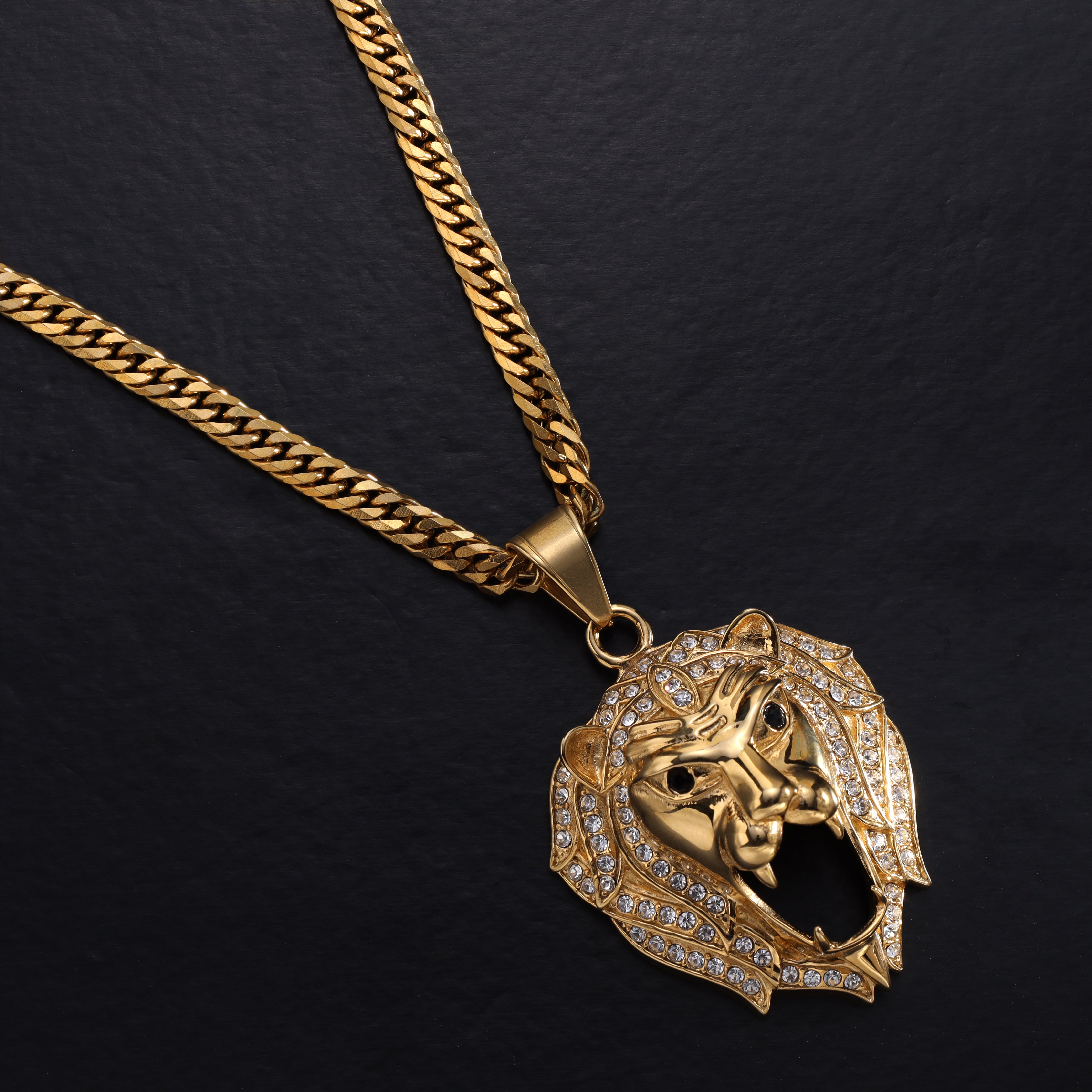 Großer Iced Out Stil Löwe Anhänger aus Edelstahl 18K Vergoldet