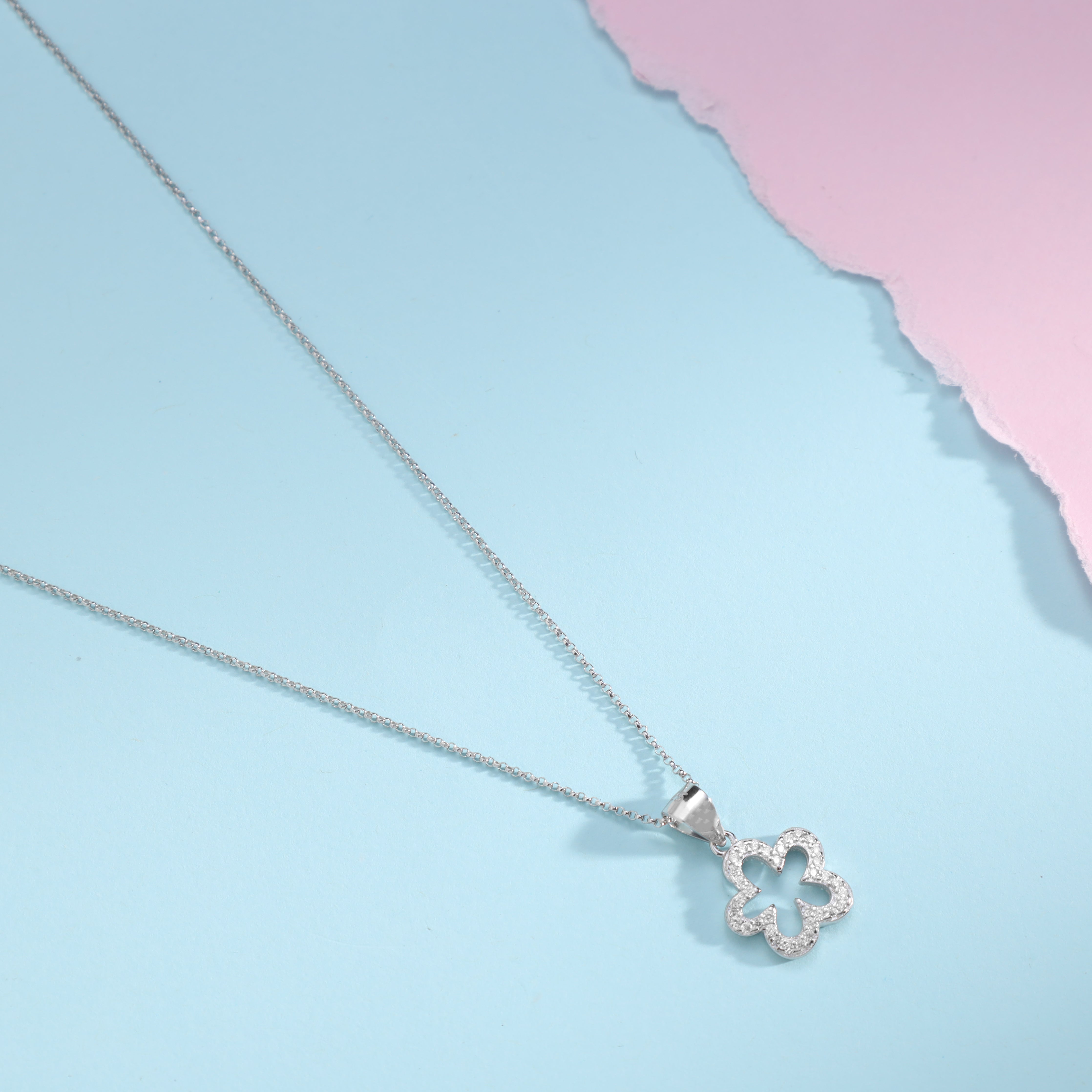 Women's box chain with iced out style clover pendant made of 925 sterling silver