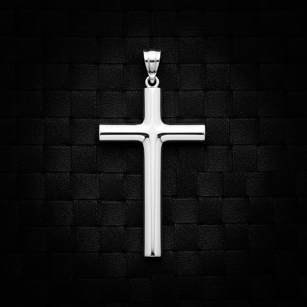 Kreuz-Anhänger auf schwarzem Hintergrund