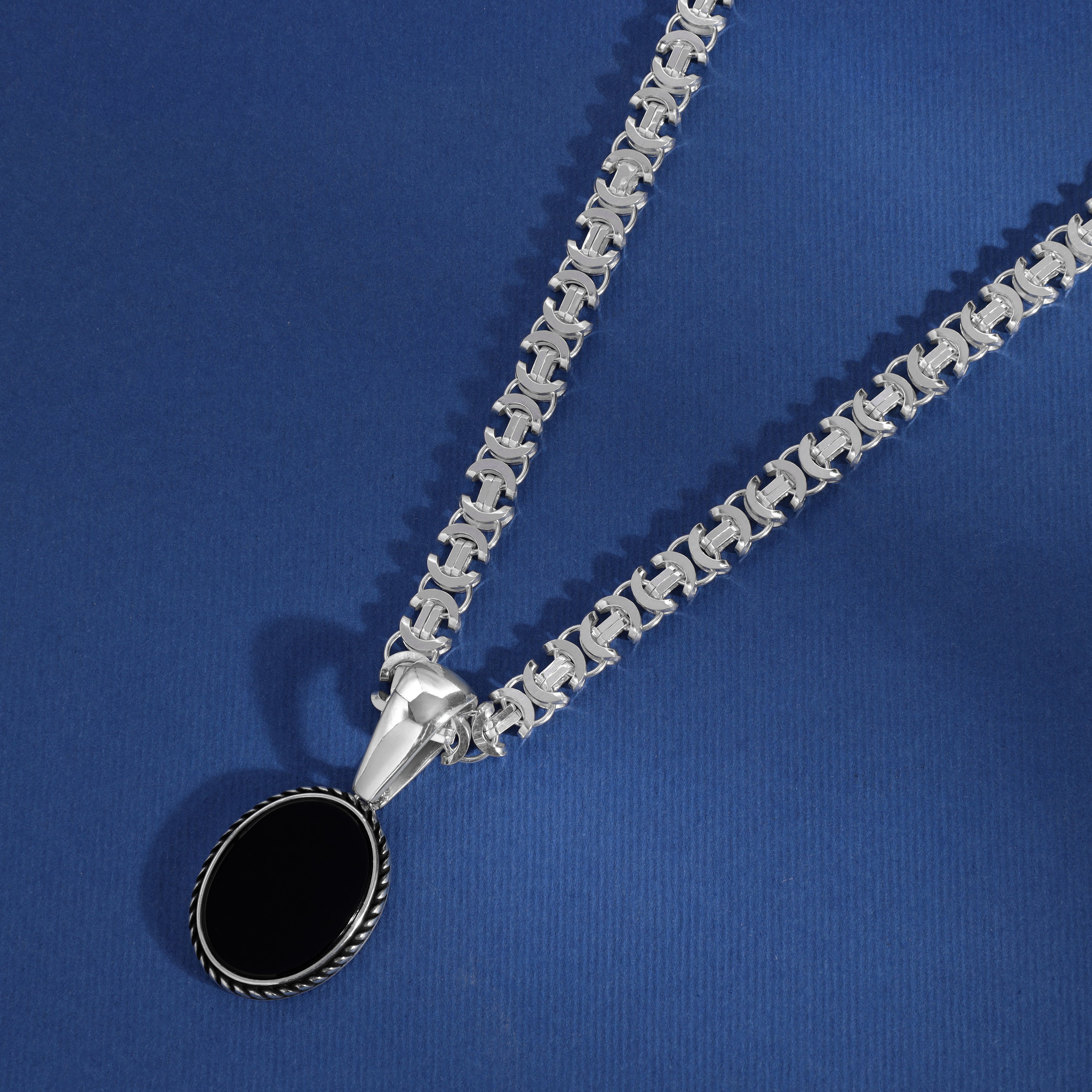 Ovaler Anhänger mit schwarzem Stein aus 925 Sterlingsilber oxidiert (PE298) - Taipan Schmuck
